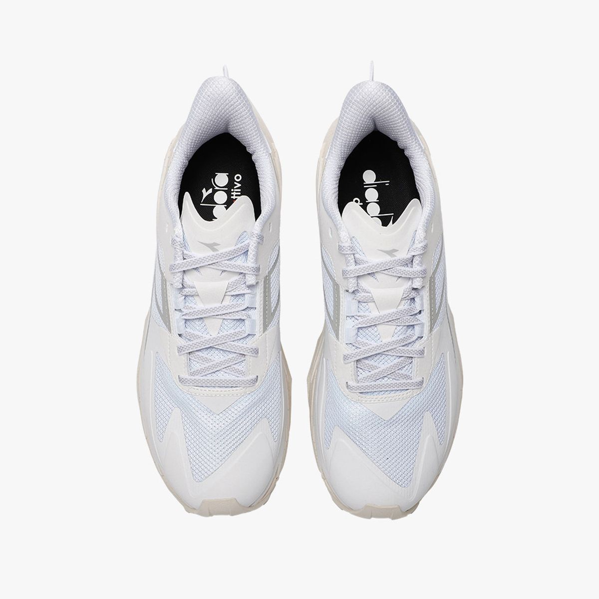 디아도라(diadora) 이큅 세스트리에-XT WHITE