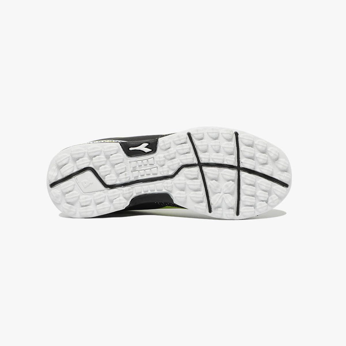 디아도라(diadora) 피치치 6 TFR 주니어 BLACK