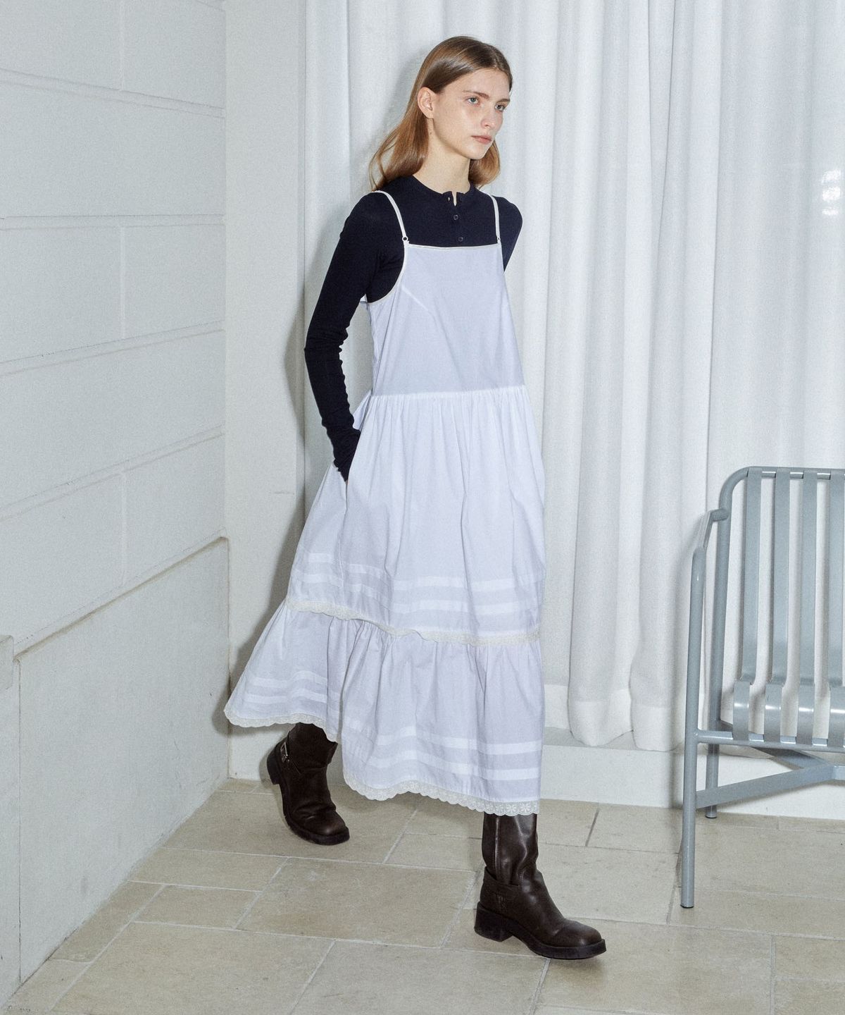 마이스(MAIS) BACK OPEN LACE SHIRRING DRESS / WHITE