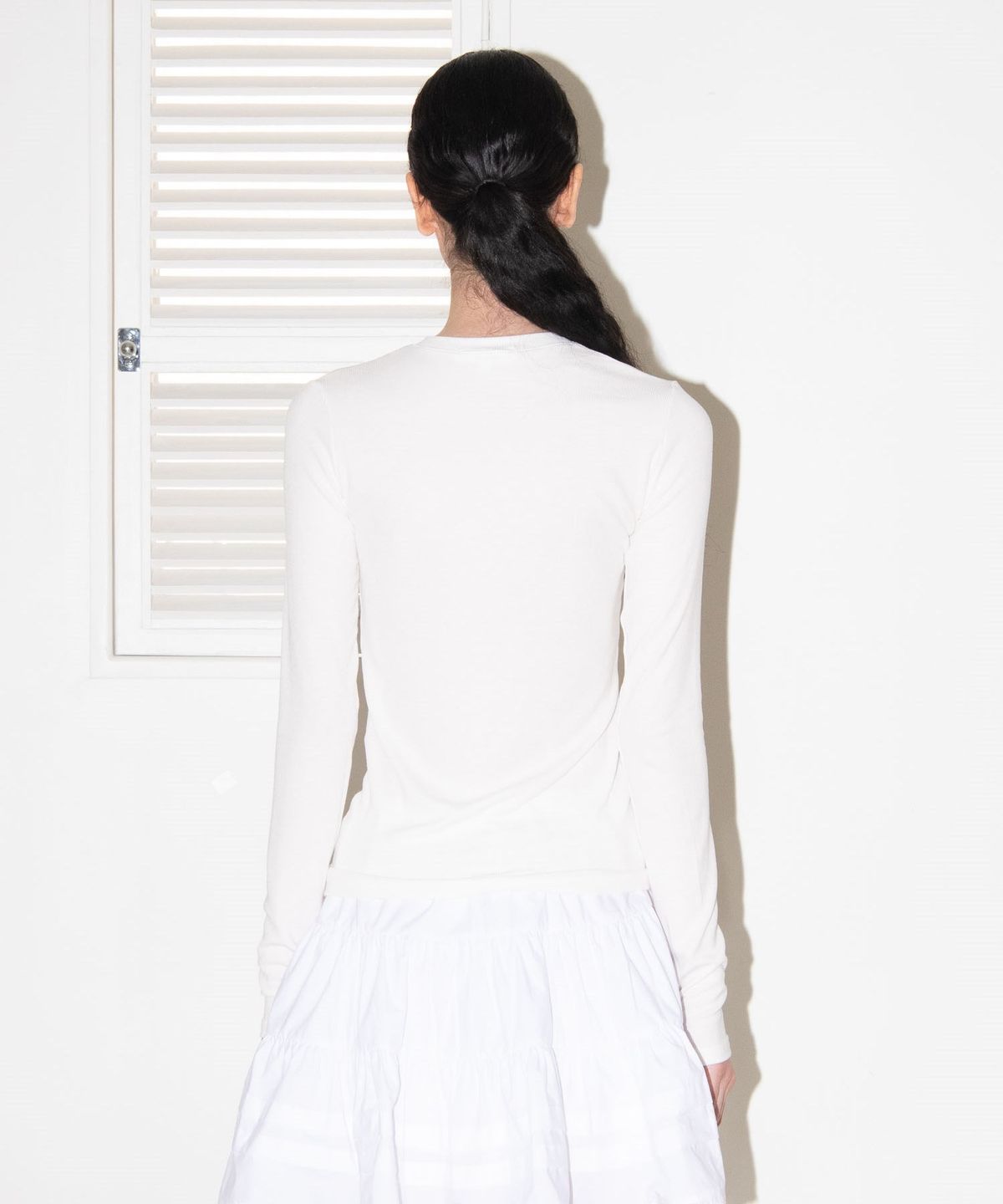 마이스(MAIS) HENRY NECK LONG SLEEVE T-SHIRT / WHITE