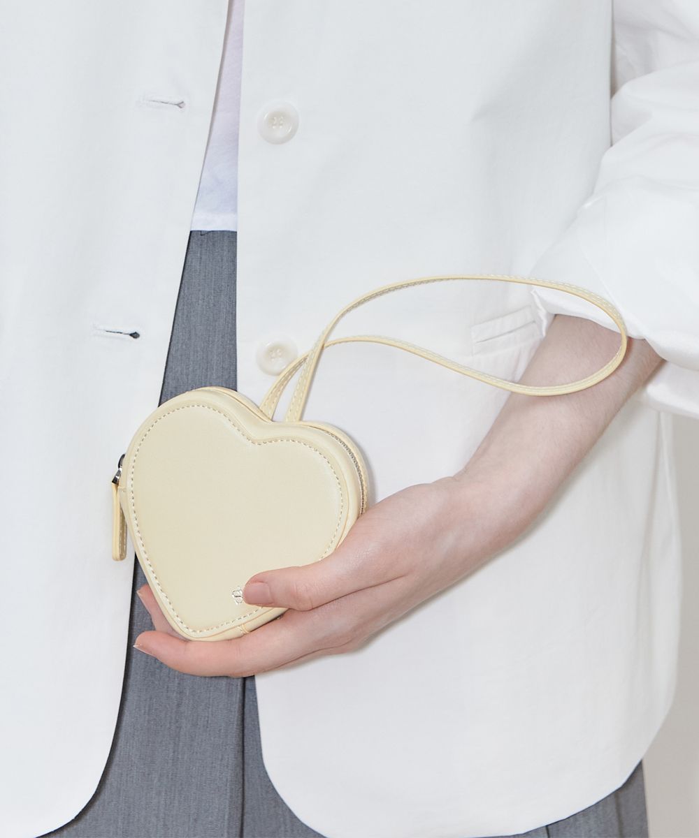 MUSINSA | SINOON Heart Handbag (Butter)