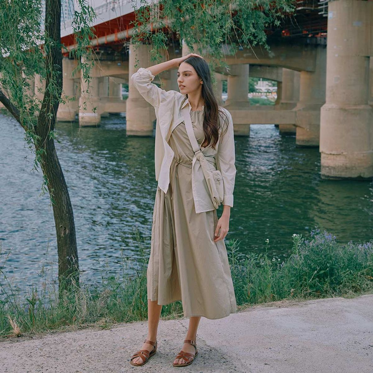 브롬톤 런던(BROMPTON LONDON) W WAIST STRING LONG SHIRT - L/BEIGE (P241WSH350)