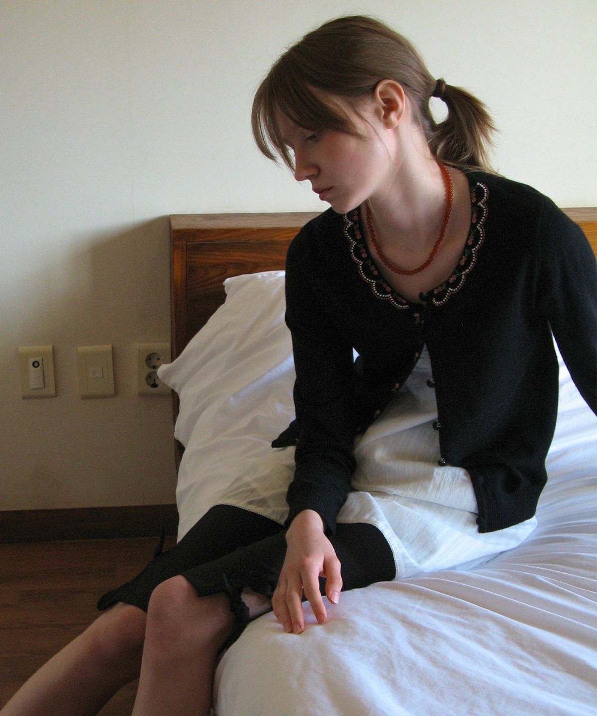 시눈(SINOON) BEADS POINT CARDIGAN (BLACK)