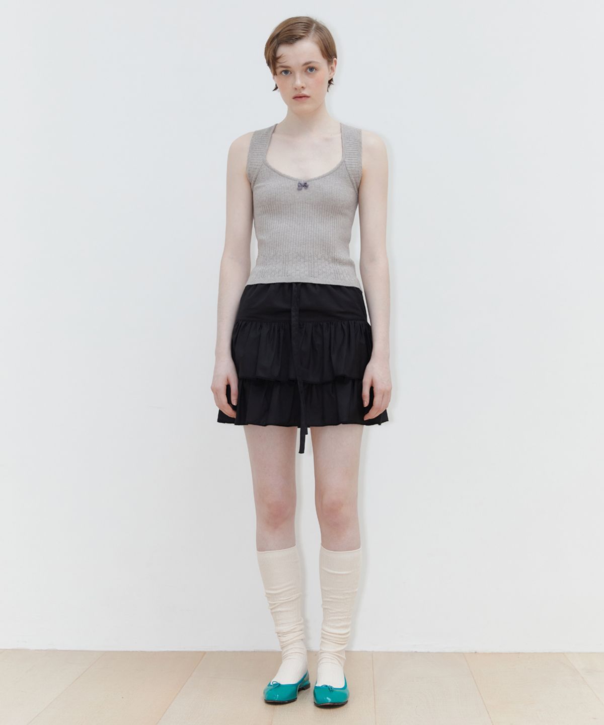 시눈(SINOON) SCALLOP PUNCHING KNIT SLEEVELESS (GREY)