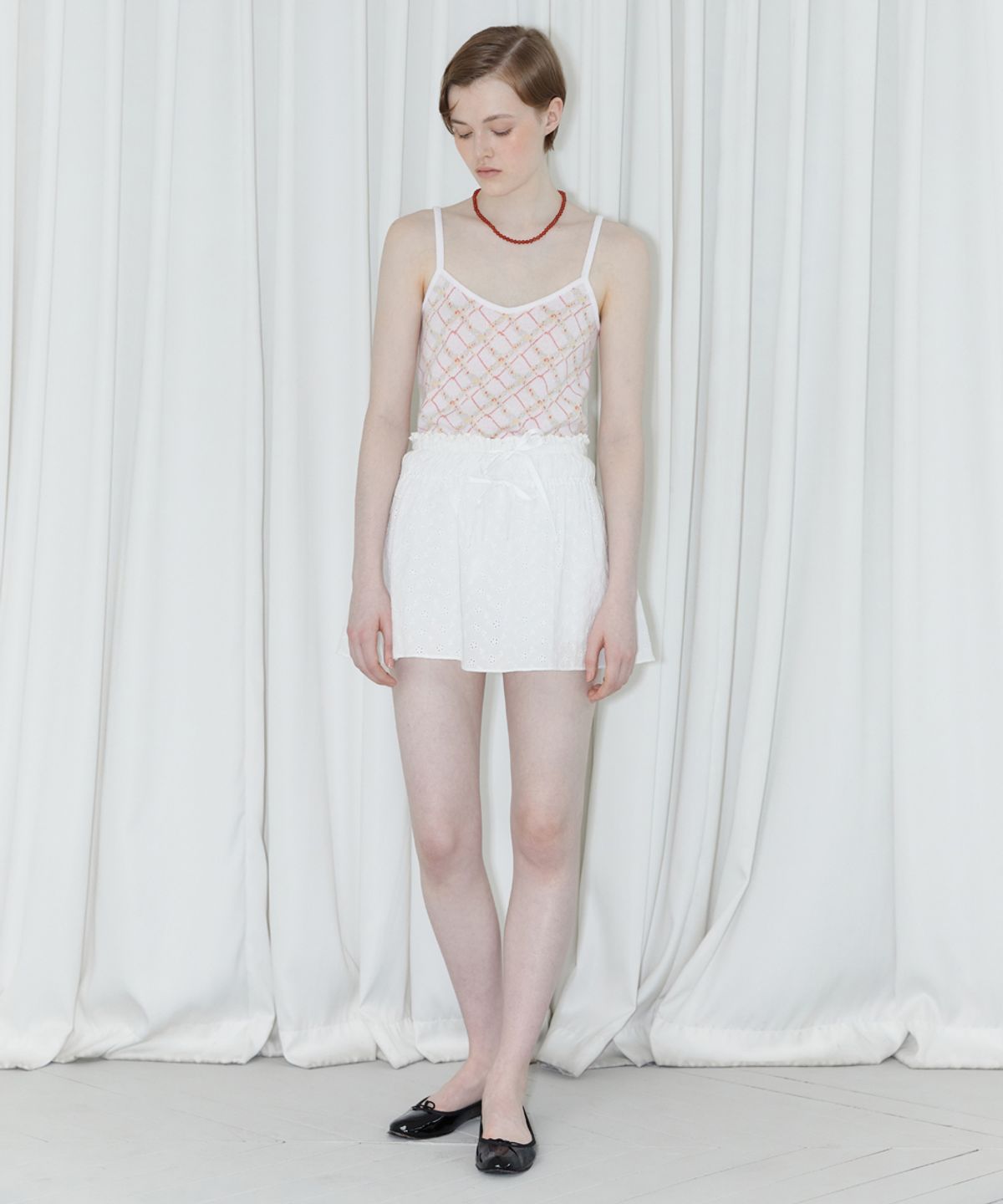 시눈(SINOON) FLOWER PATTERN SLEEVELESS (OFF WHITE)