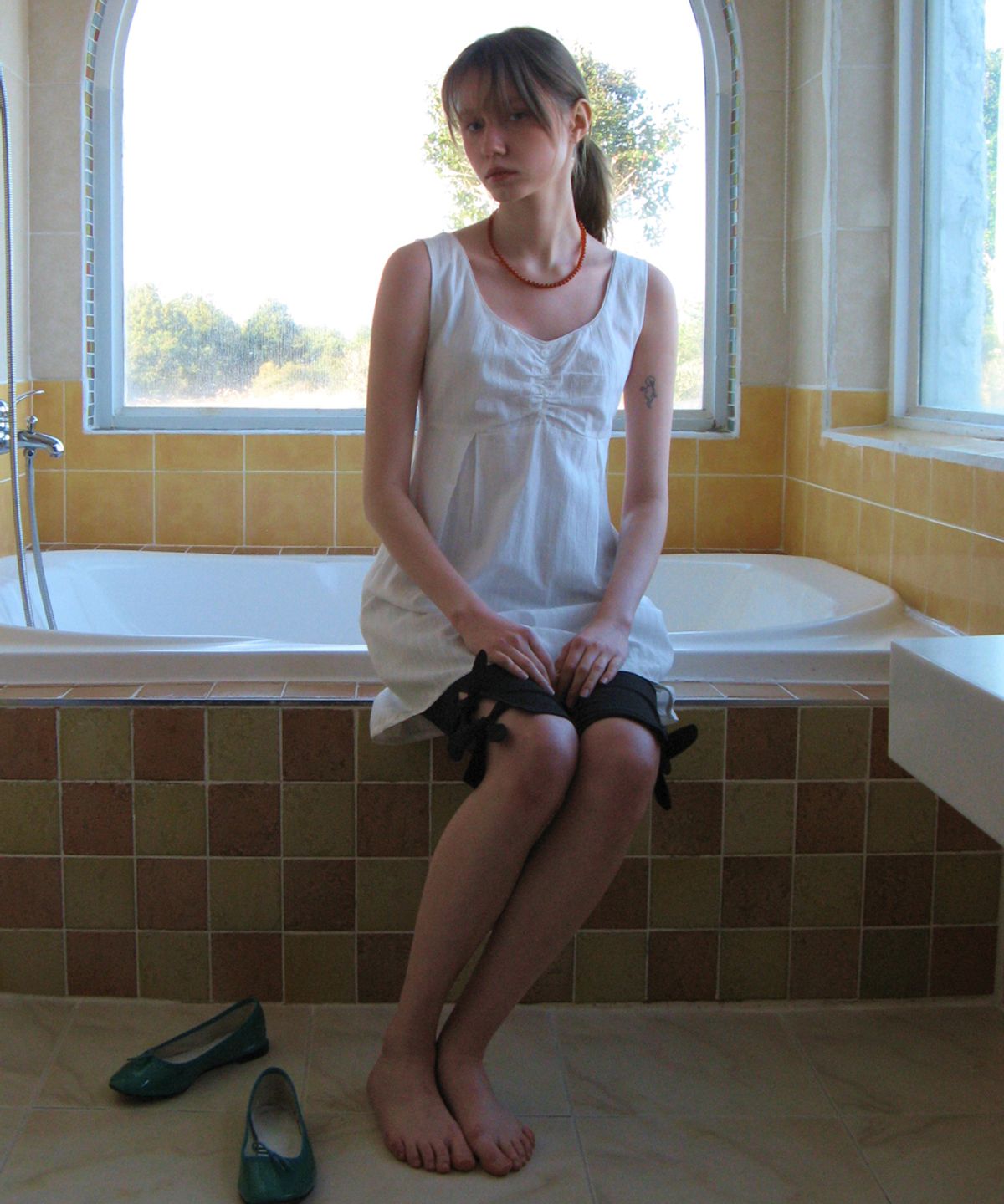 시눈(SINOON) LACE SLEEVELESS DRESS (WHITE)