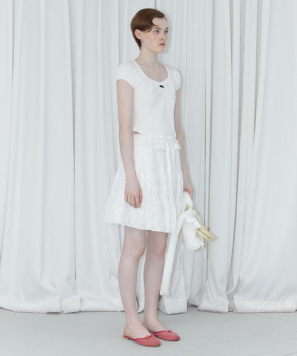 시눈(SINOON) ROUND SHIRRING T-SHIRT (WHITE)