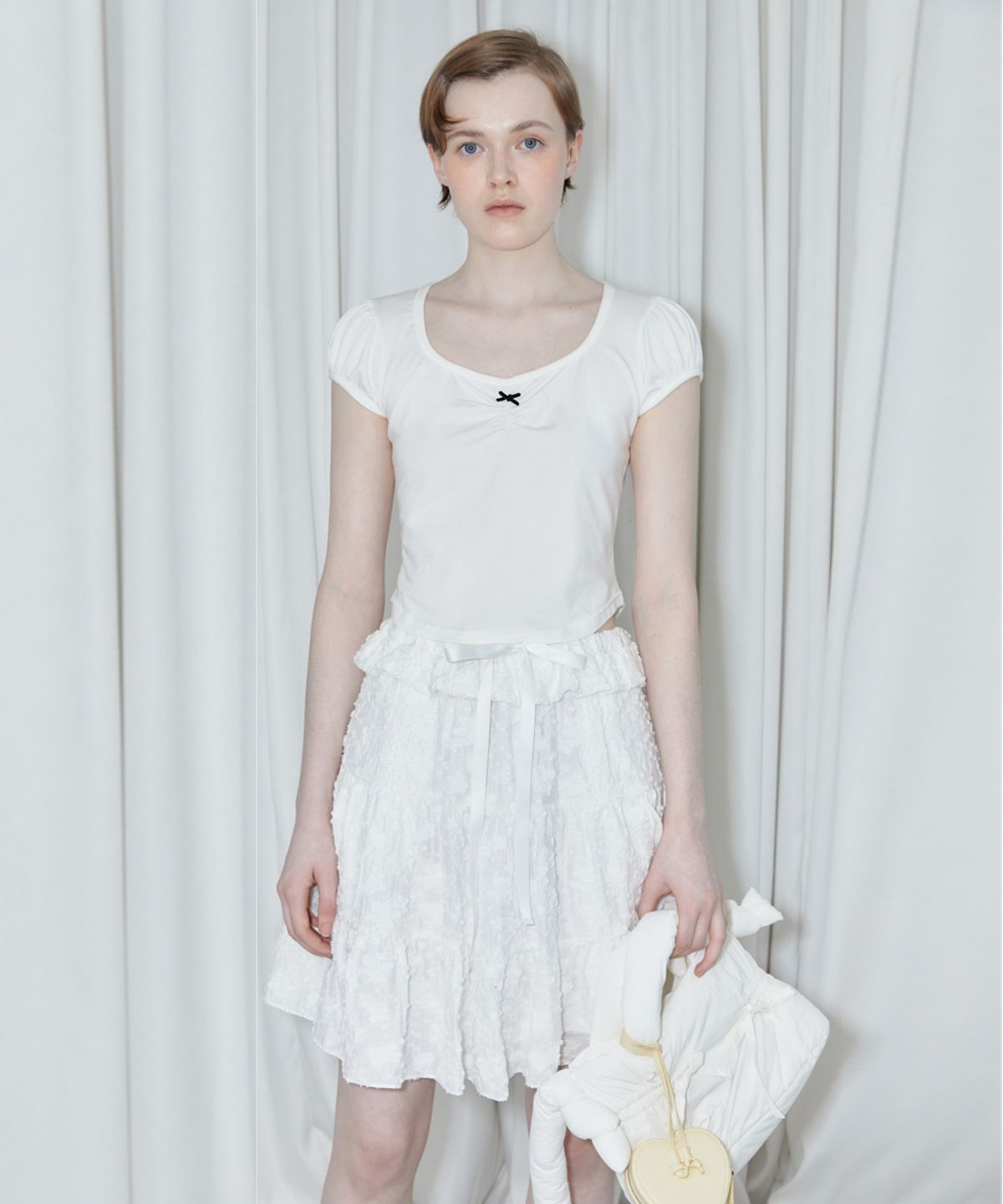 시눈(SINOON) ROUND SHIRRING T-SHIRT (WHITE)