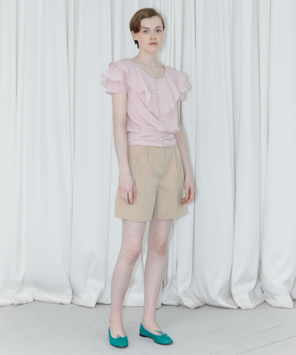 시눈(SINOON) V-NECK RUFFLE BLOUSE (LIGHT PINK)