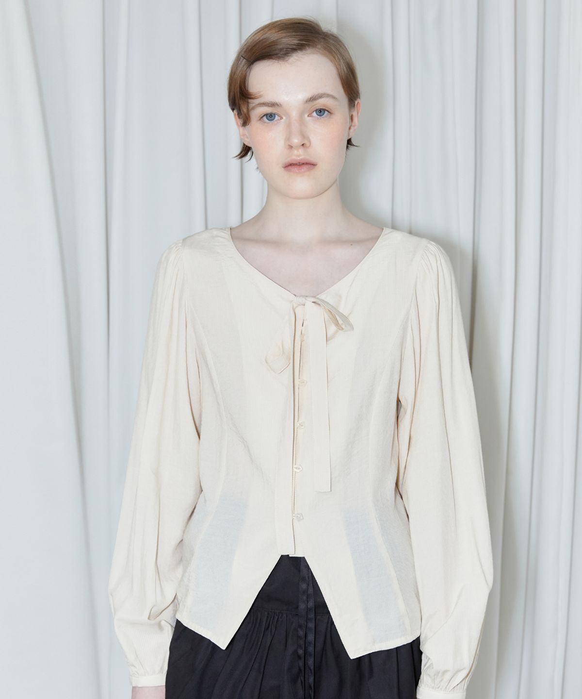 시눈(SINOON) RIBBON TIE BLOUSE (BUTTER)