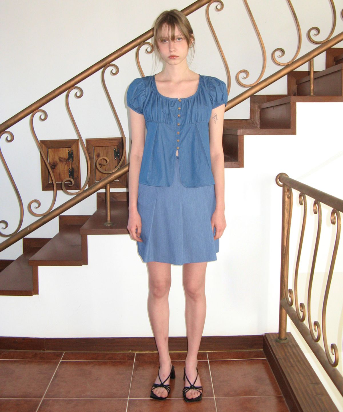 시눈(SINOON) SHIRRING PUFF BLOUSE (DEEP BLUE)