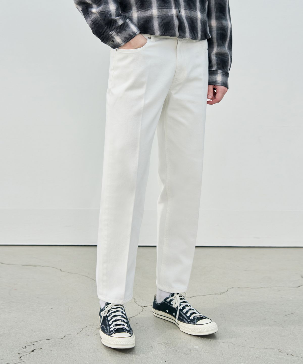 드로우핏(DRAW FIT) 유주얼 테이퍼드 데님 팬츠 [WHITE]