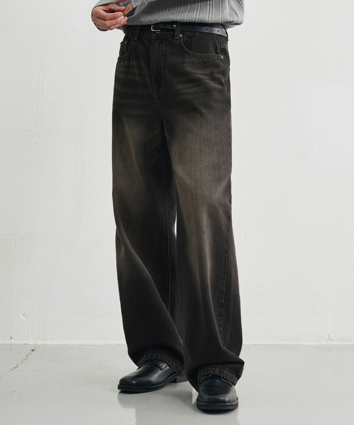 드로우핏(DRAW FIT) 콘트라스트 세미 와이드 워싱 데님 팬츠 [BLACK]