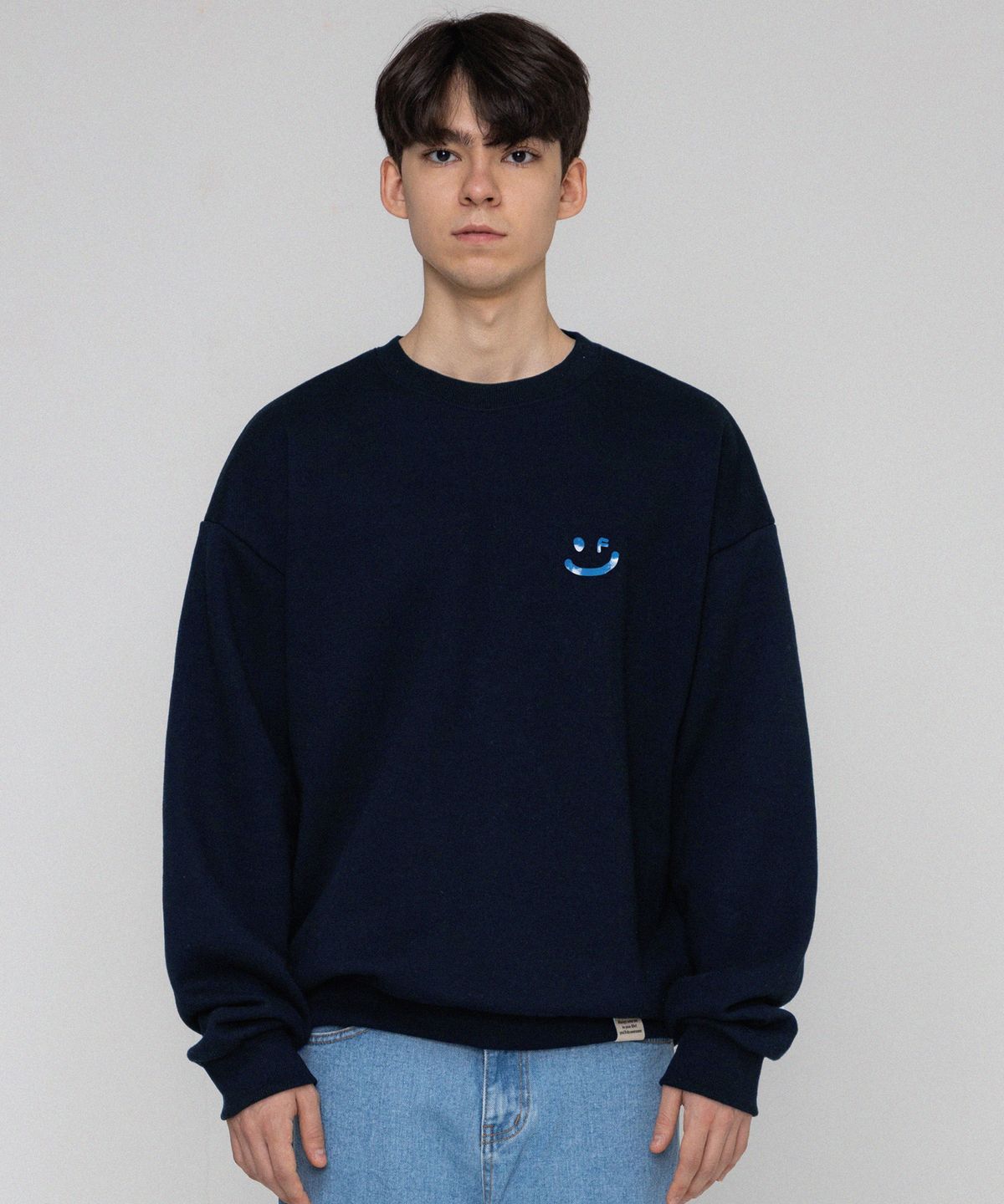 그레이버(GRAVER) [UNISEX]SKY 구름 드로잉스마일 맨투맨_네이비