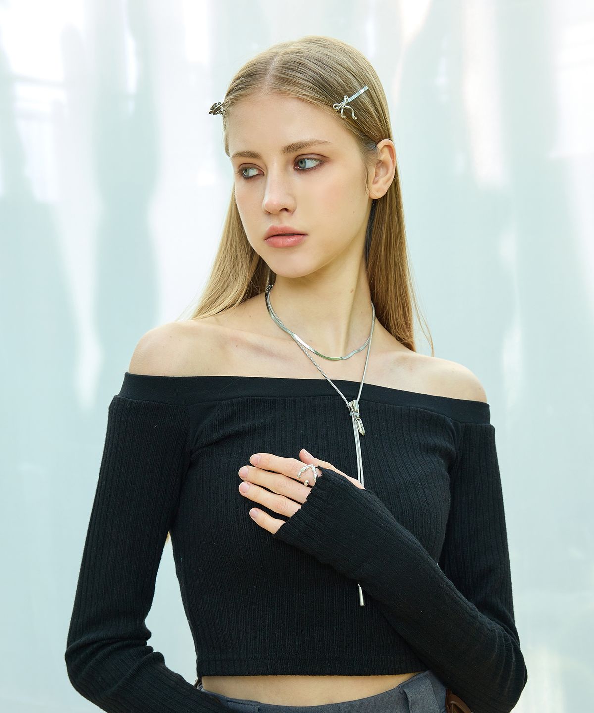 라티젠(LARTIGENT) L9 COLOR OFF-SHOULDER TOP(BLACK)
