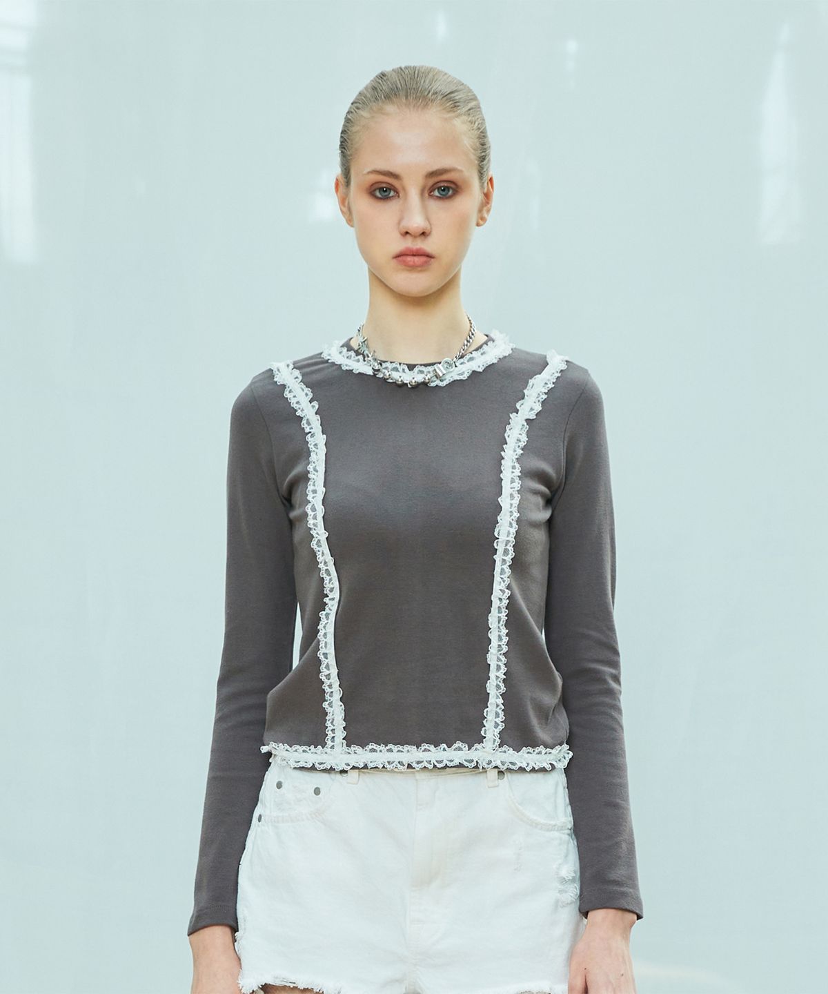 라티젠(LARTIGENT) L9 LACE SLIM TOP(CHARCOAL)