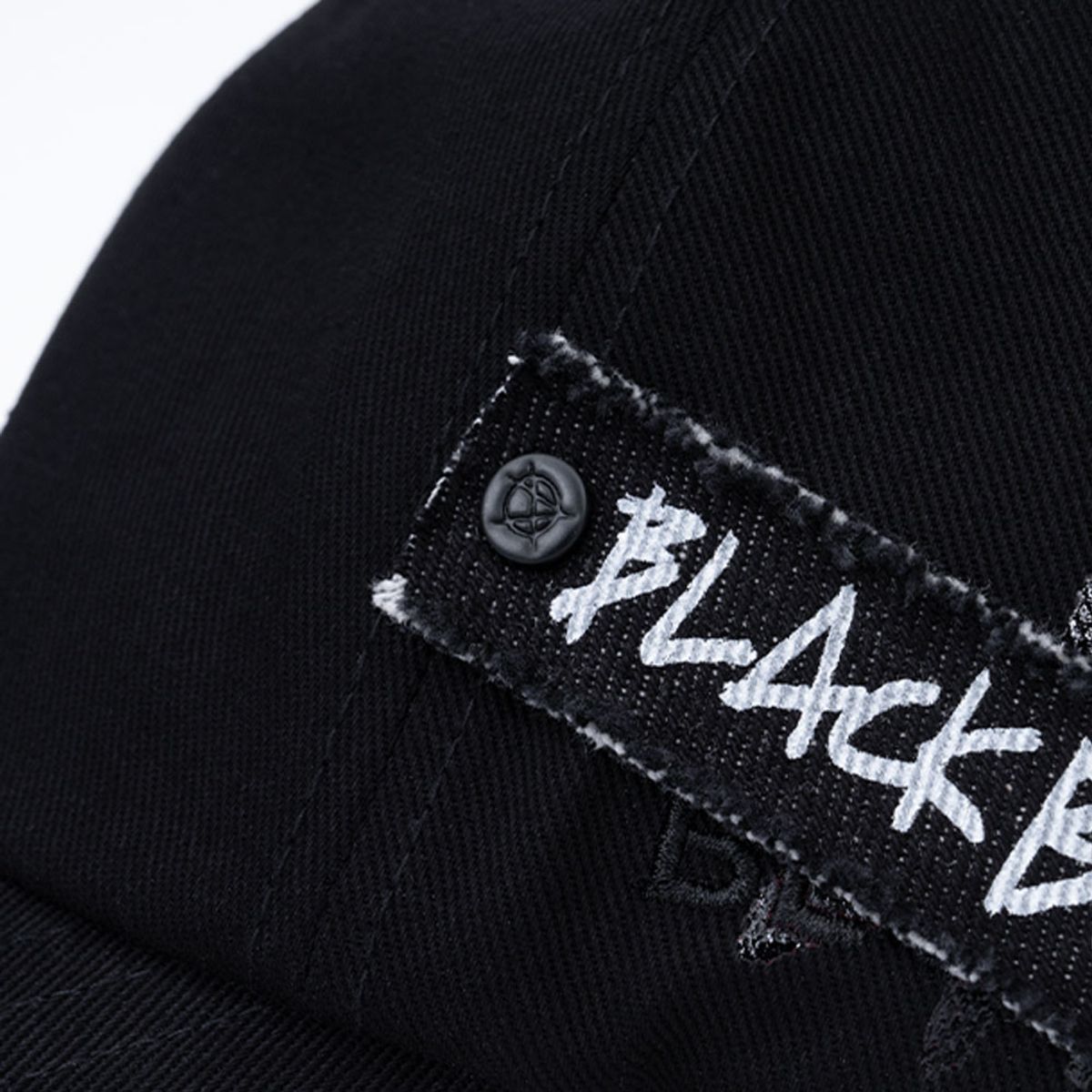 블랙블론드(BLACKBLOND) 비비디 사이드 팻치 쉐도우 그래피티 로고 캡 (블랙)