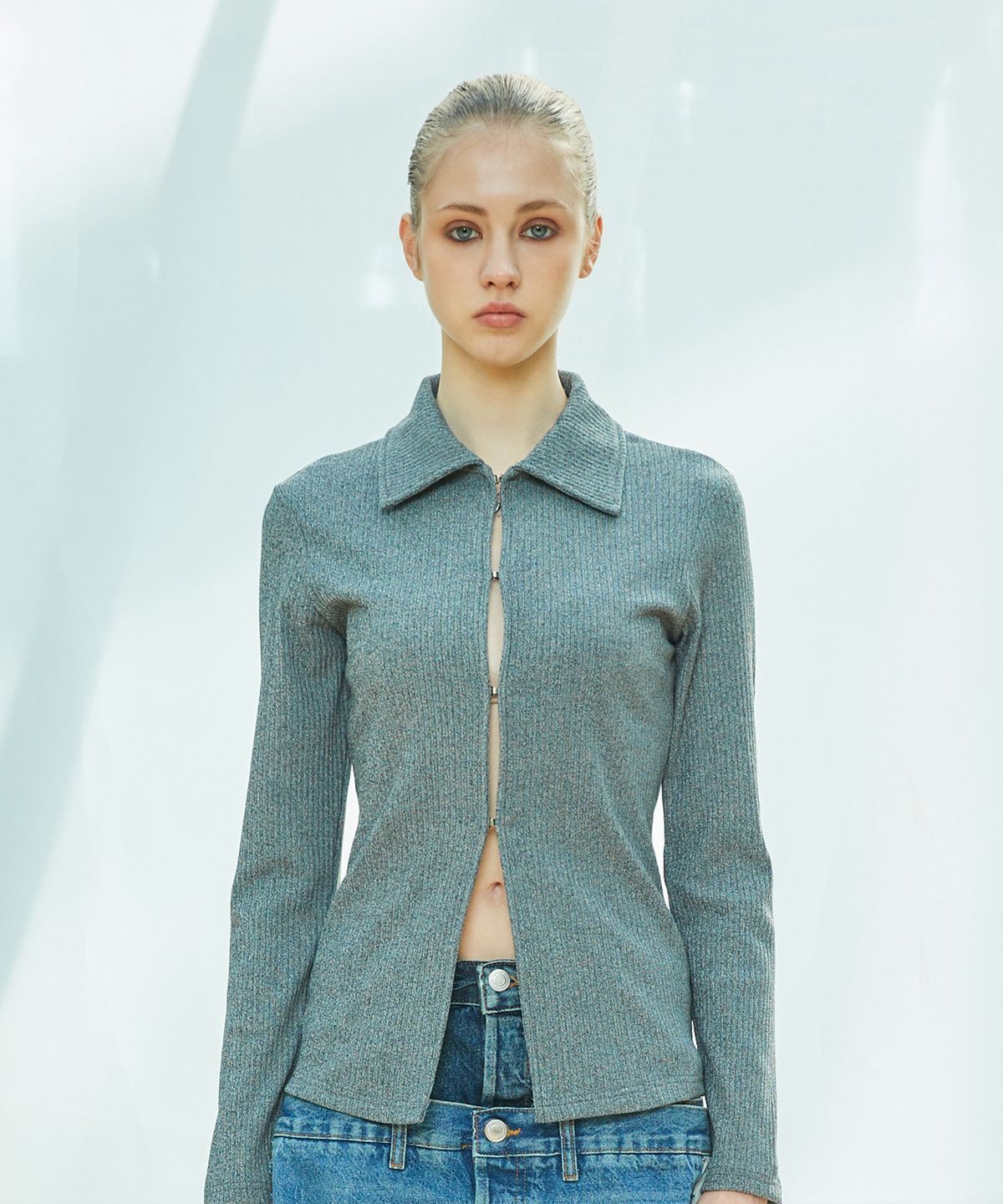 라티젠(LARTIGENT) L9 CUTOUT COLLAR TOP(GRAY)