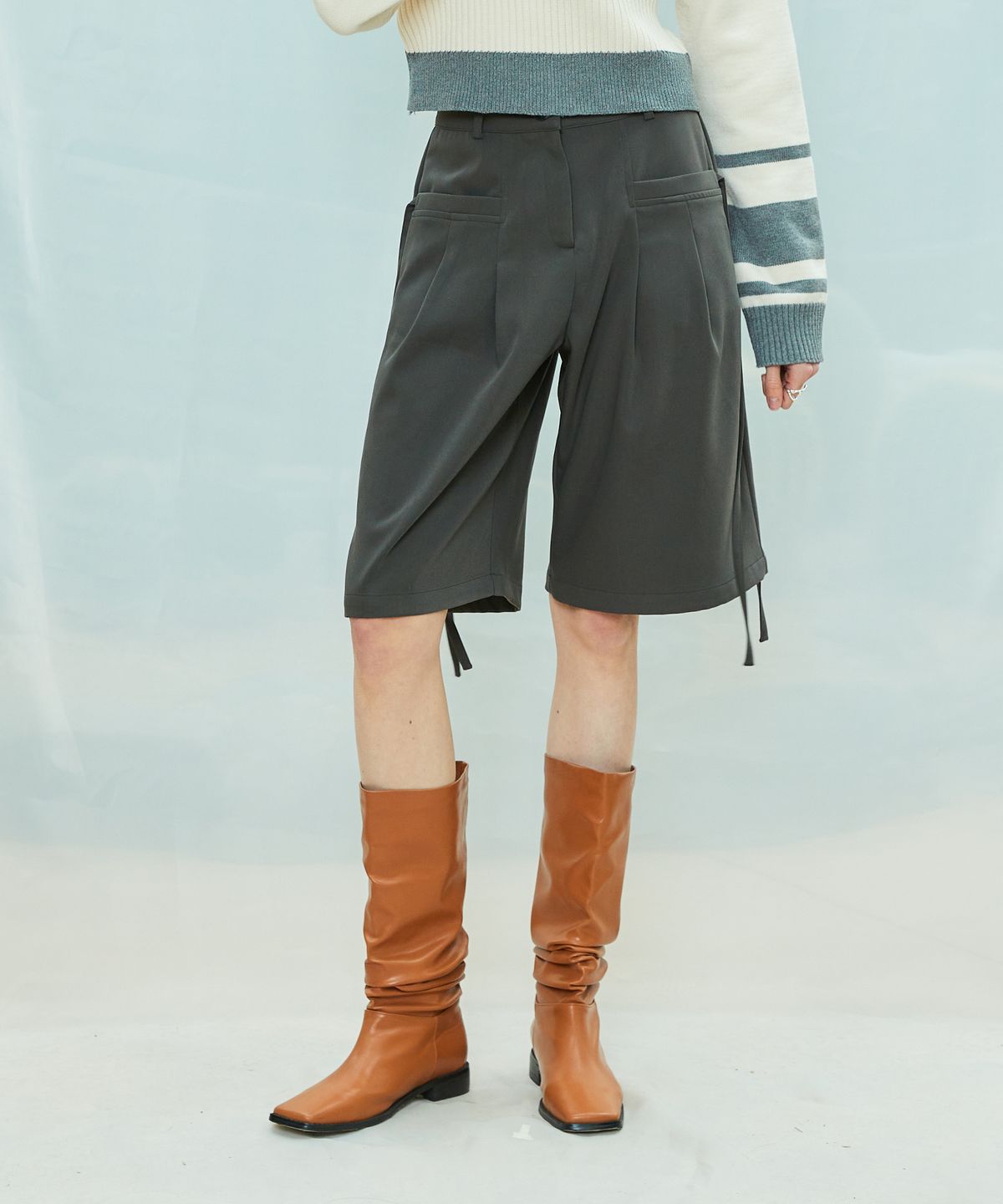 라티젠(LARTIGENT) L9 RIBBON BERMUDA PANTS(CHARCOAL)