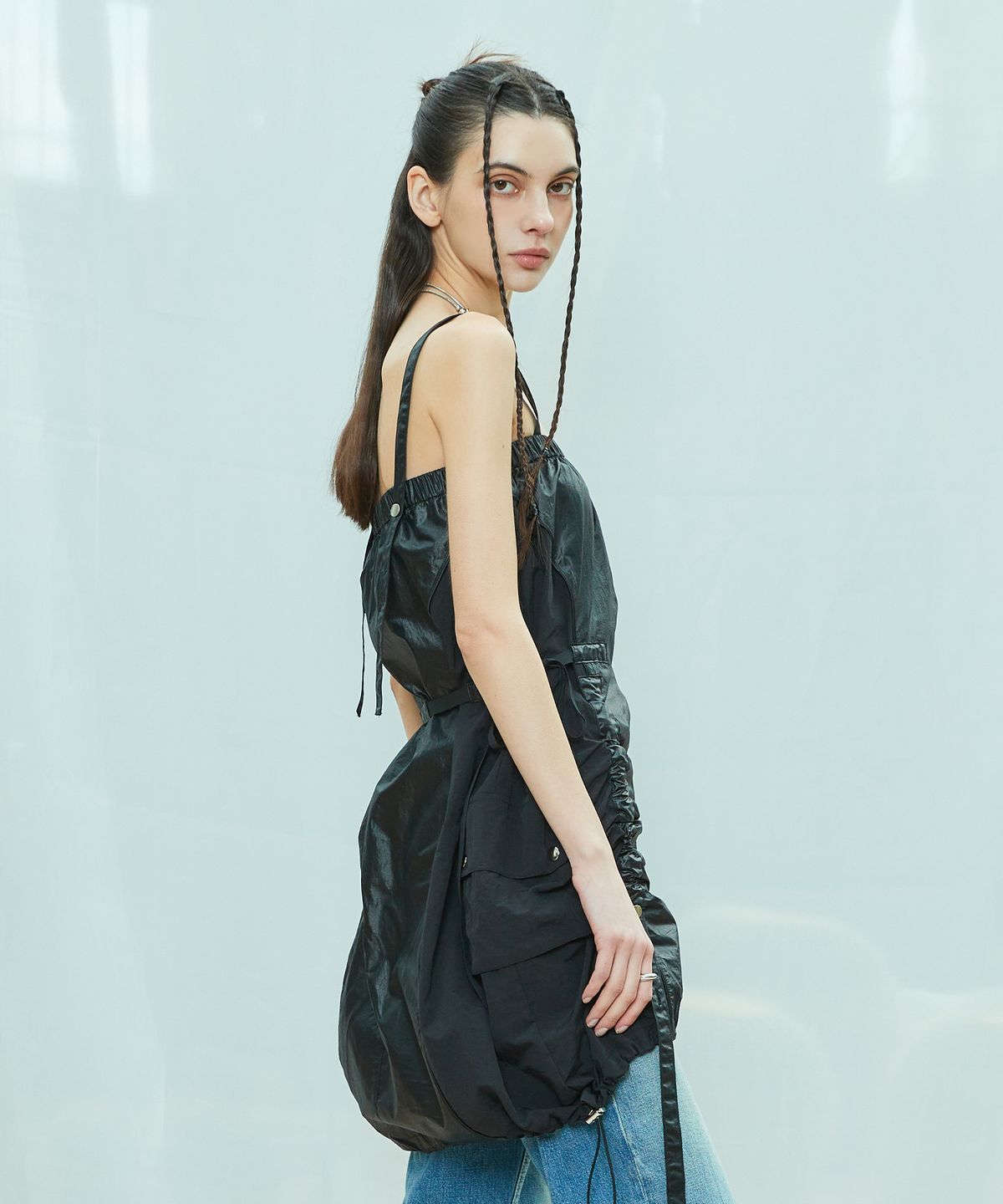 라티젠(LARTIGENT) L9 GLOSSY STRING OPS(BLACK)