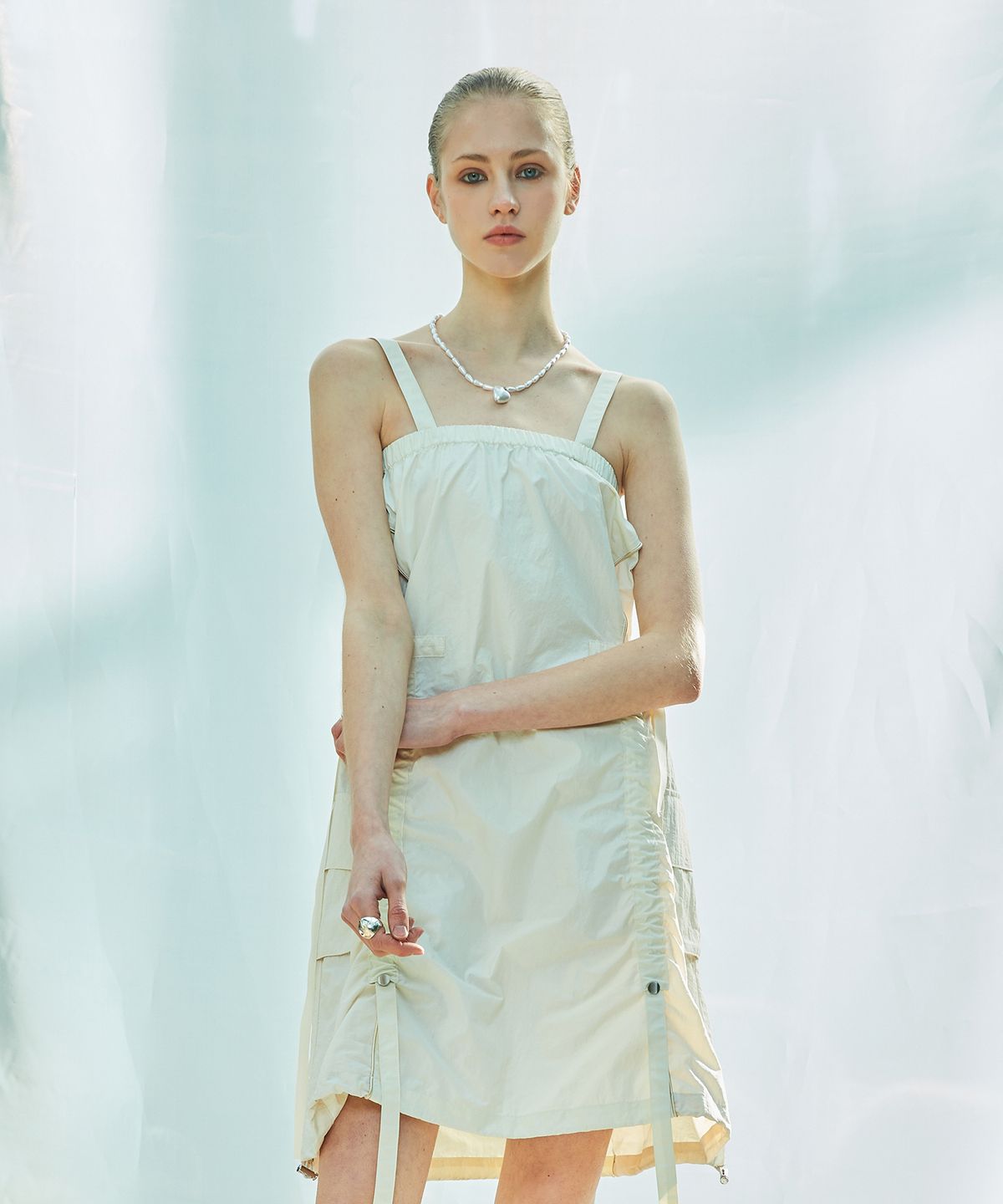 라티젠(LARTIGENT) L9 GLOSSY STRING OPS(CREAM)