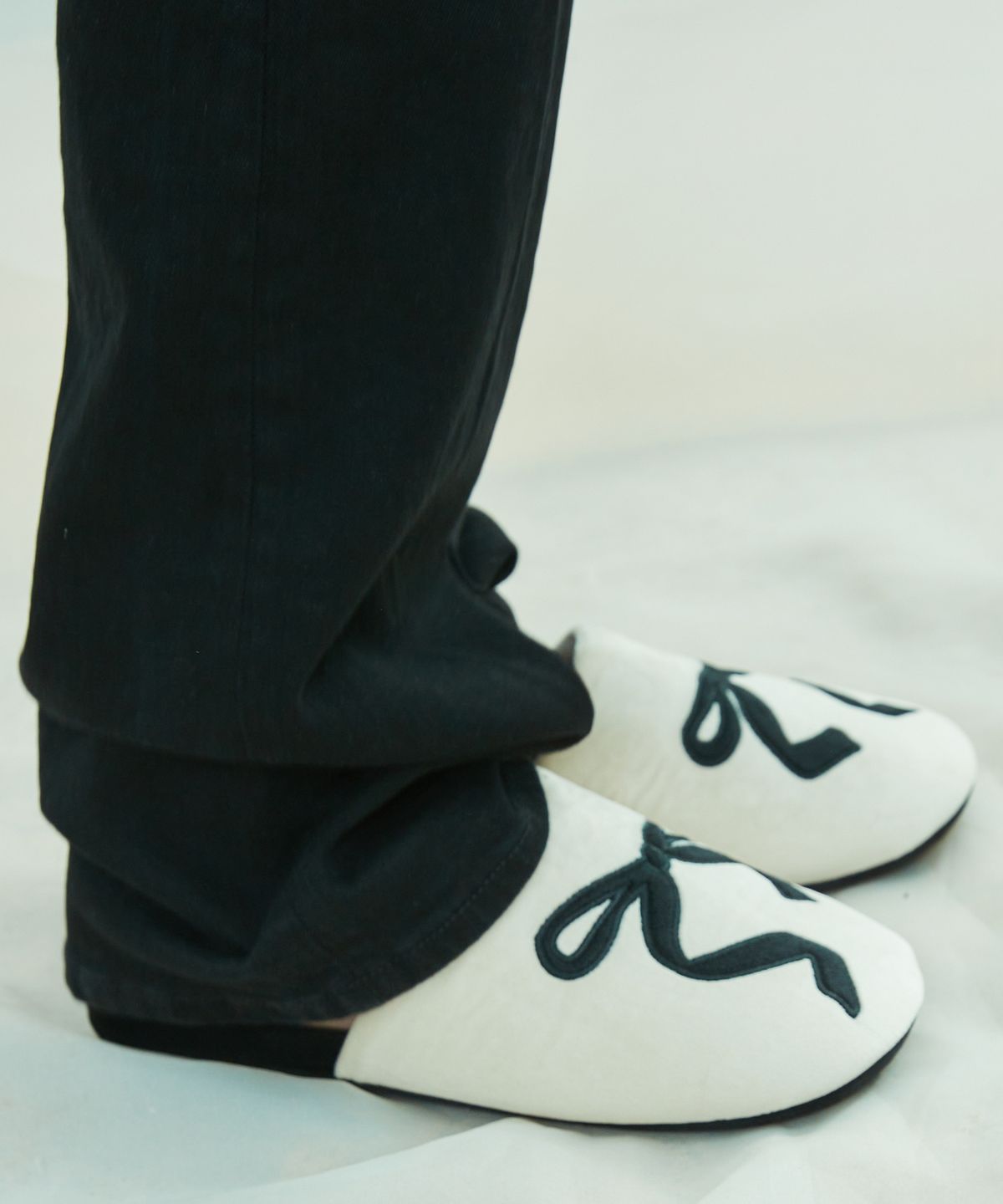 라티젠(LARTIGENT) L9 RIBBON ROOM SHOES(2 COLOR)