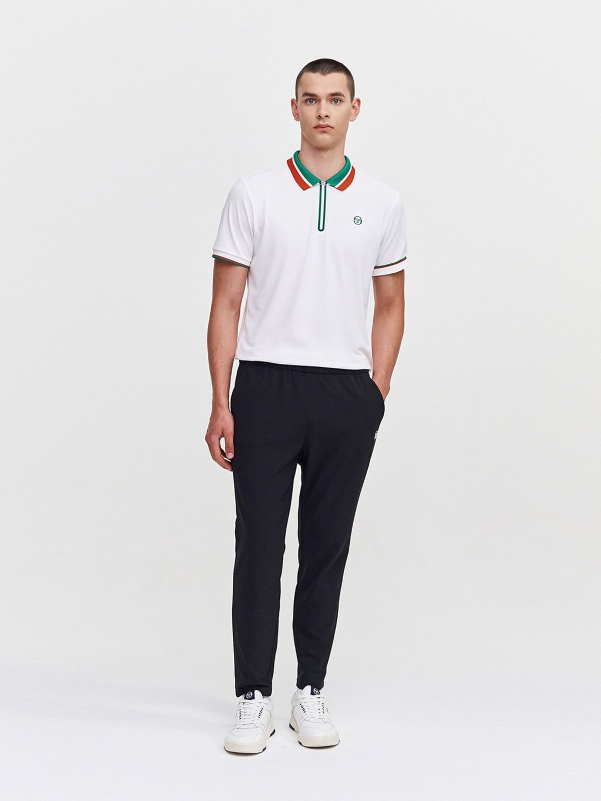 세르지오 타키니(SERGIO TACCHINI) M 에센셜 우븐 테이퍼드 팬츠 (Black)