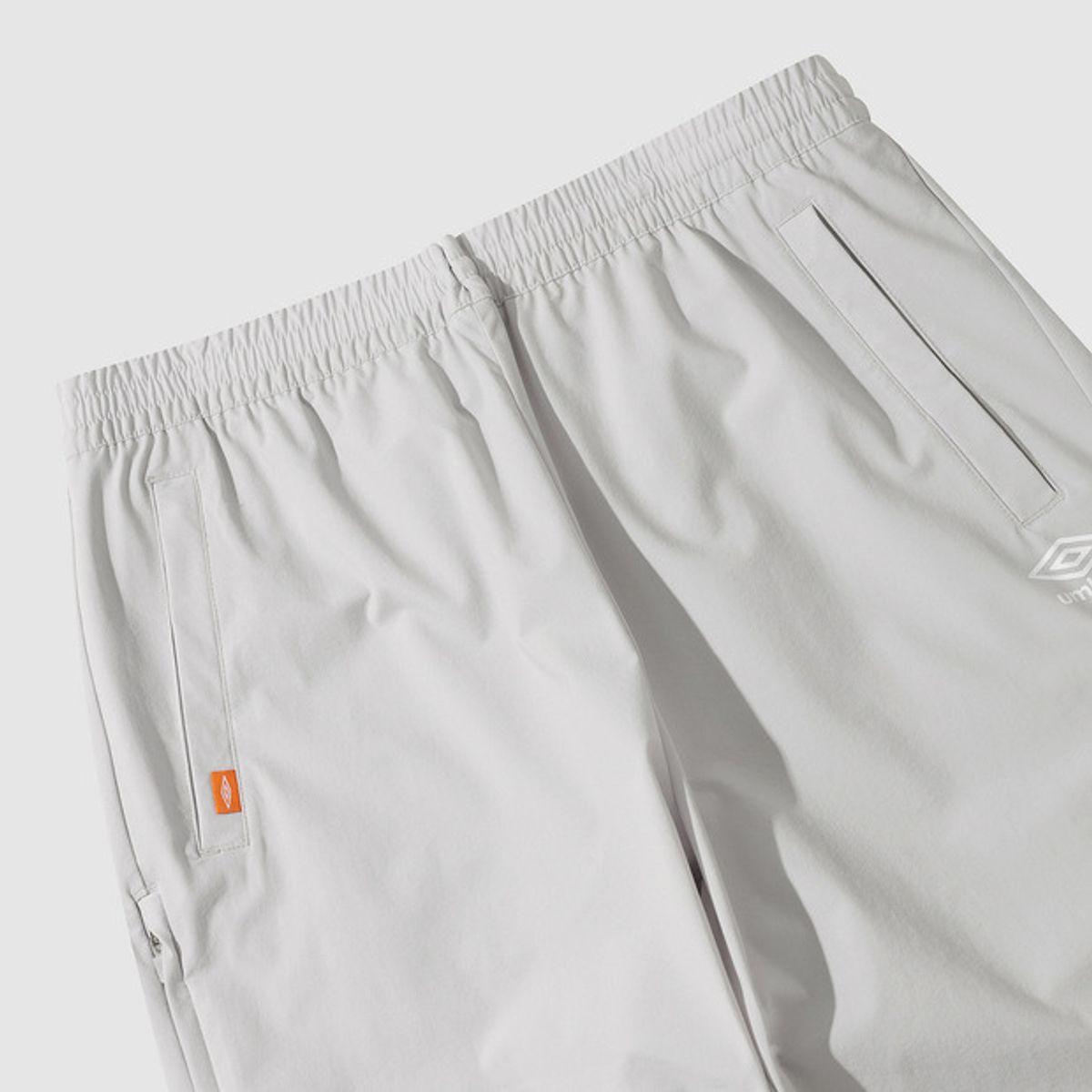엄브로(UMBRO) 슈퍼벤틸레이션 사이드벤틸 조거 팬츠 애스폴트 그레이(UP121SPT11)