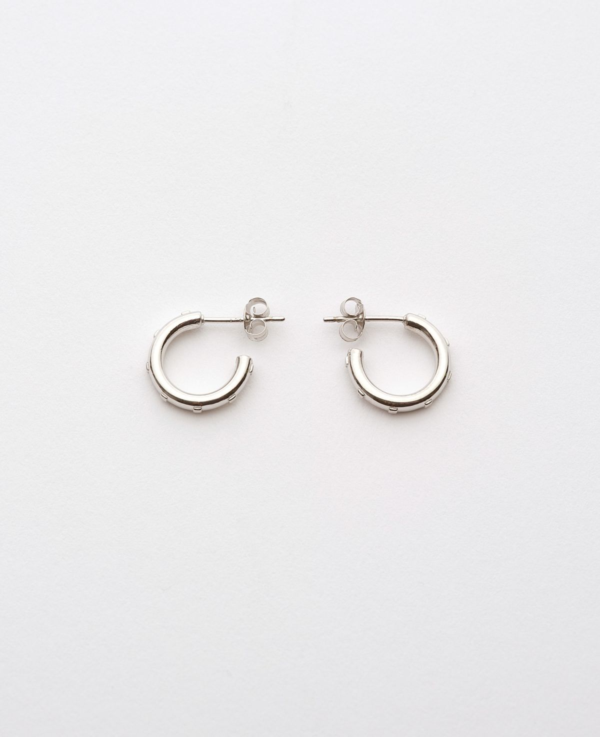베누아(BENOIT) ER01SL Benoit Square Mini Earrings [Silver]