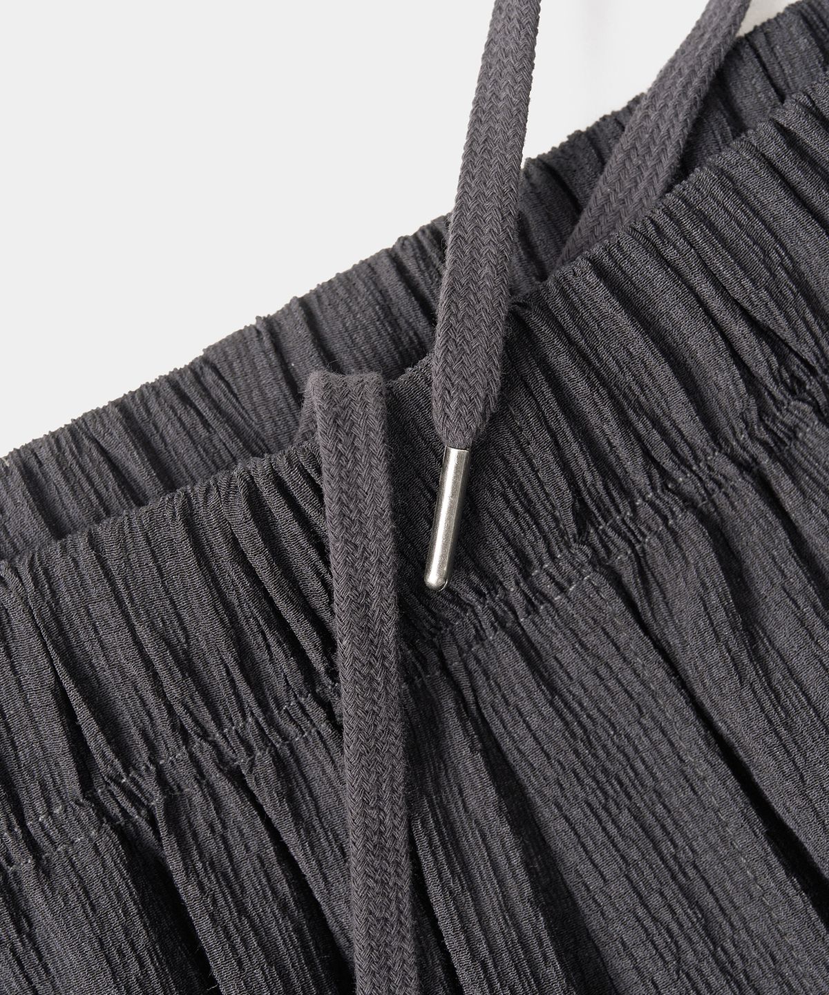 엑스컨테이너(EXCONTAINER) 플리츠 와이드 밴딩 팬츠 (CHARCOAL)
