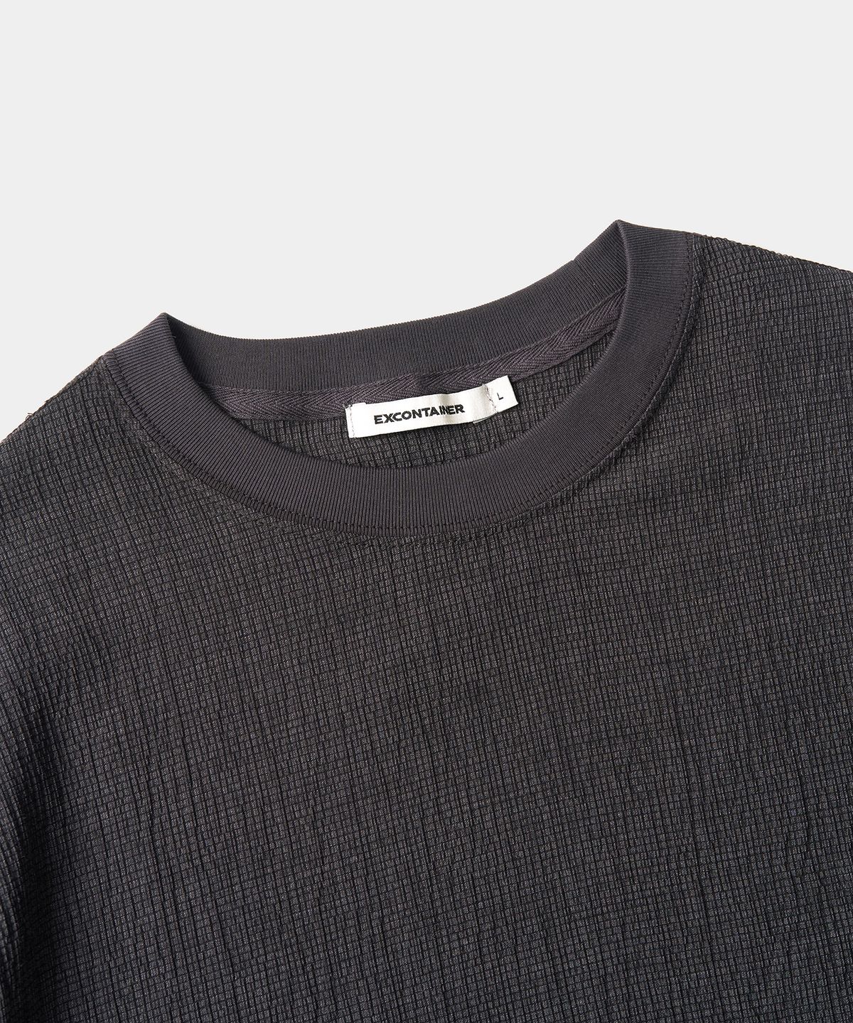 엑스컨테이너(EXCONTAINER) 플리츠 하프 티셔츠 (CHARCOAL)