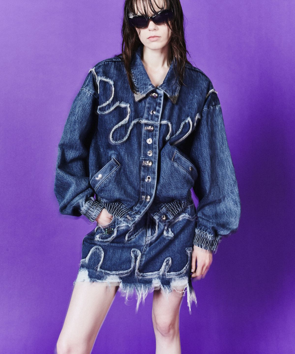 앤더슨벨(ADSB ANDERSSON BELL) 미아코 웨이브 데님 스커트 apa715w(DENIM BLUE)