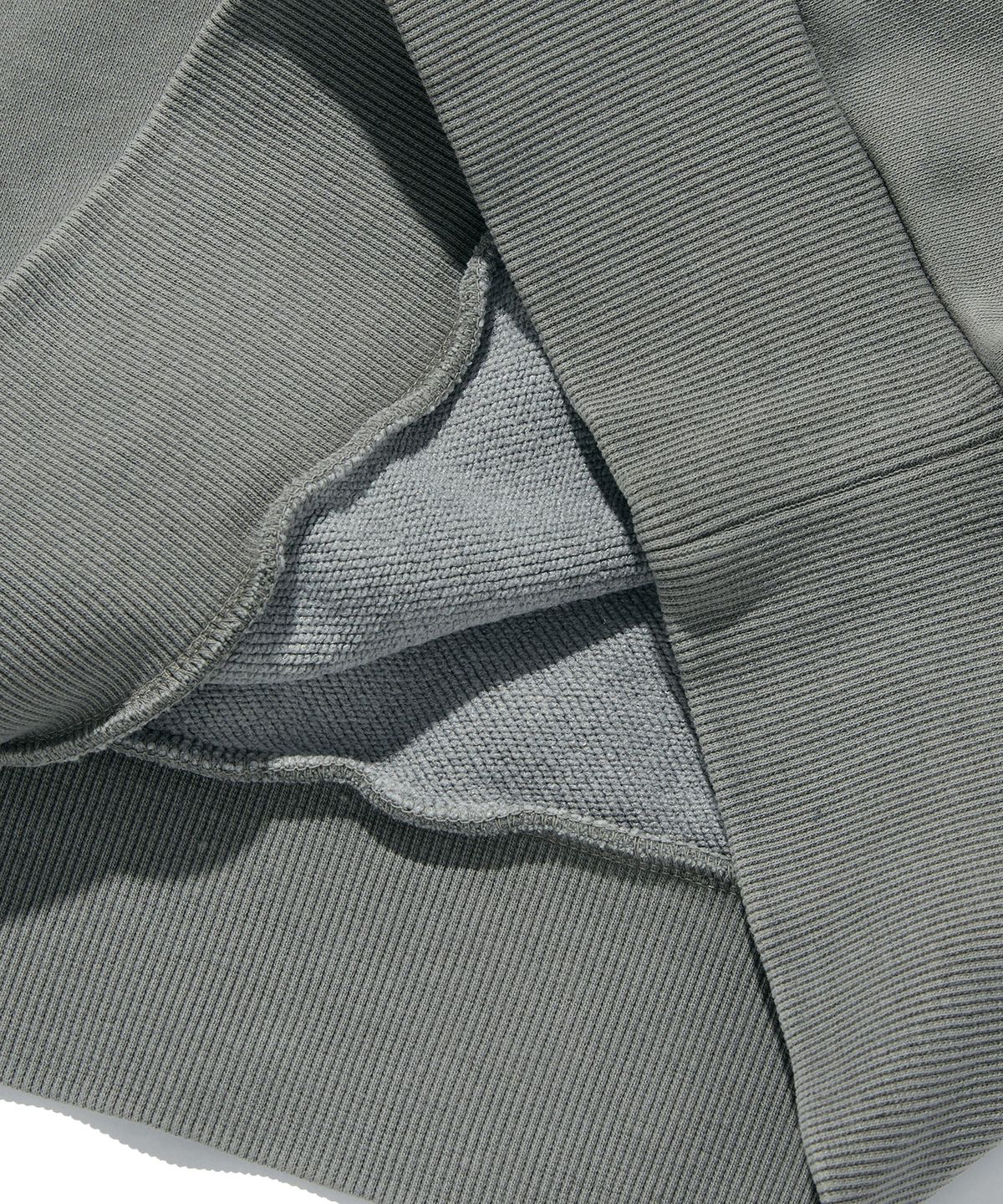 스웨이드(SUADE) FIRE SUADE CREWNECK [PIGMENT GRAY]