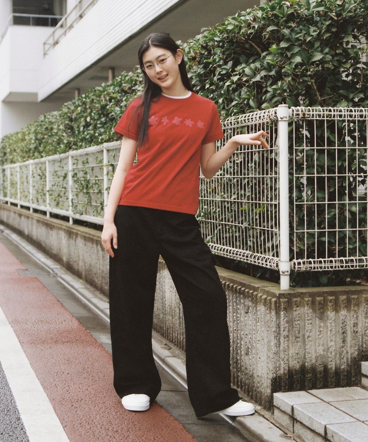 오헤시오(OHESHIO) flower Standard t-shirt (red)