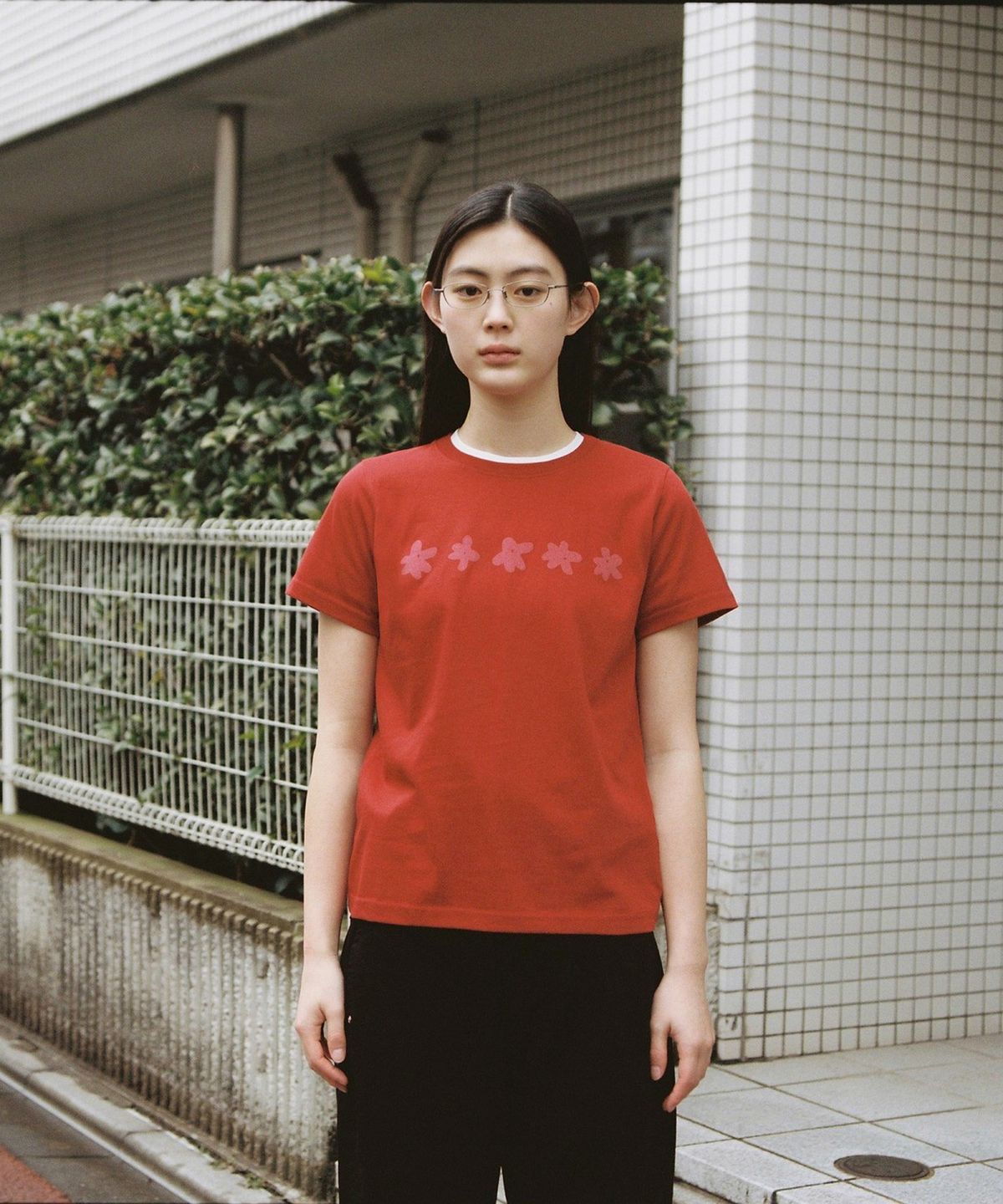 오헤시오(OHESHIO) flower Standard t-shirt (red)