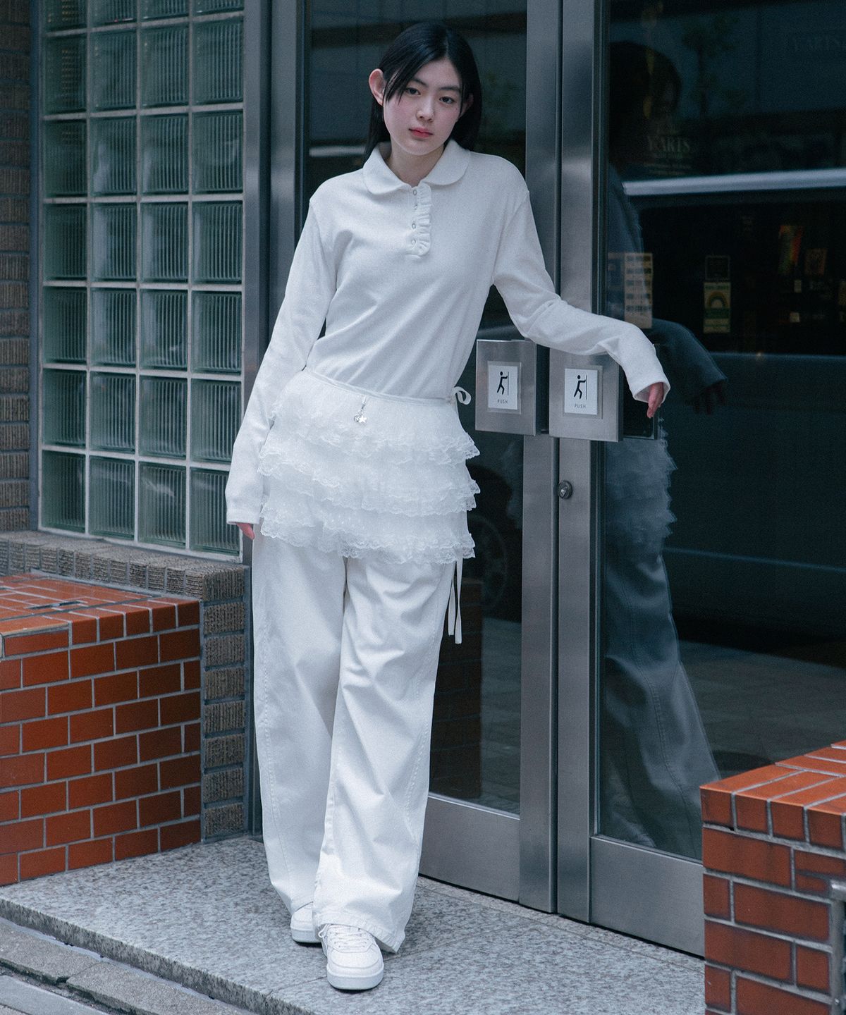 오헤시오(OHESHIO) round collar frill long t-shirt (white)
