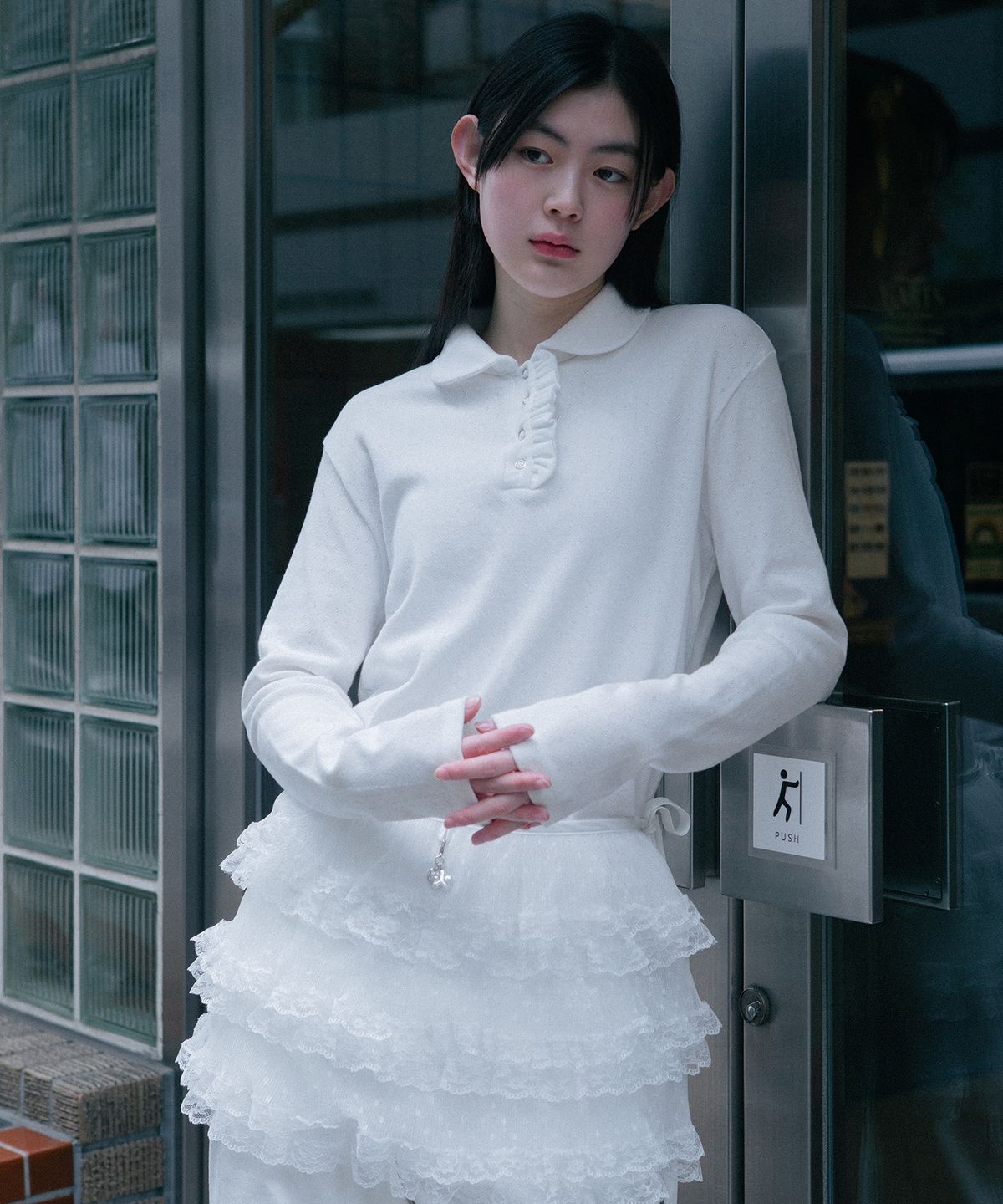 오헤시오(OHESHIO) round collar frill long t-shirt (white)