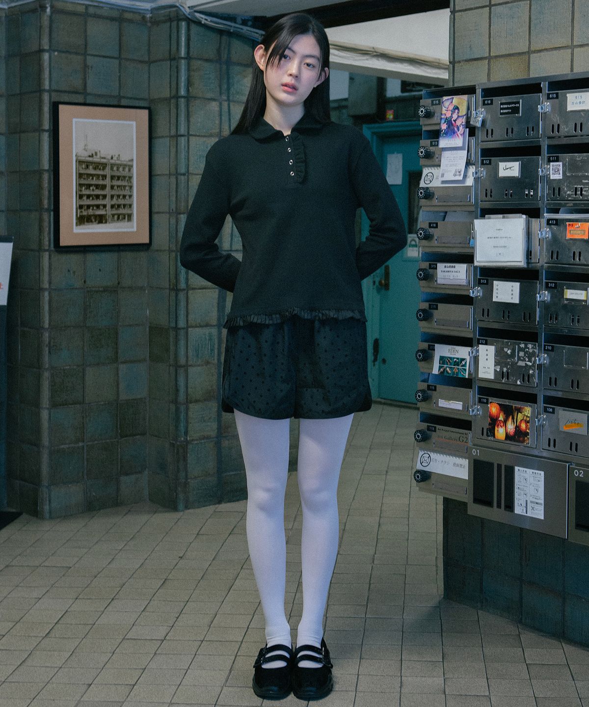 오헤시오(OHESHIO) round collar frill long t-shirt (black)