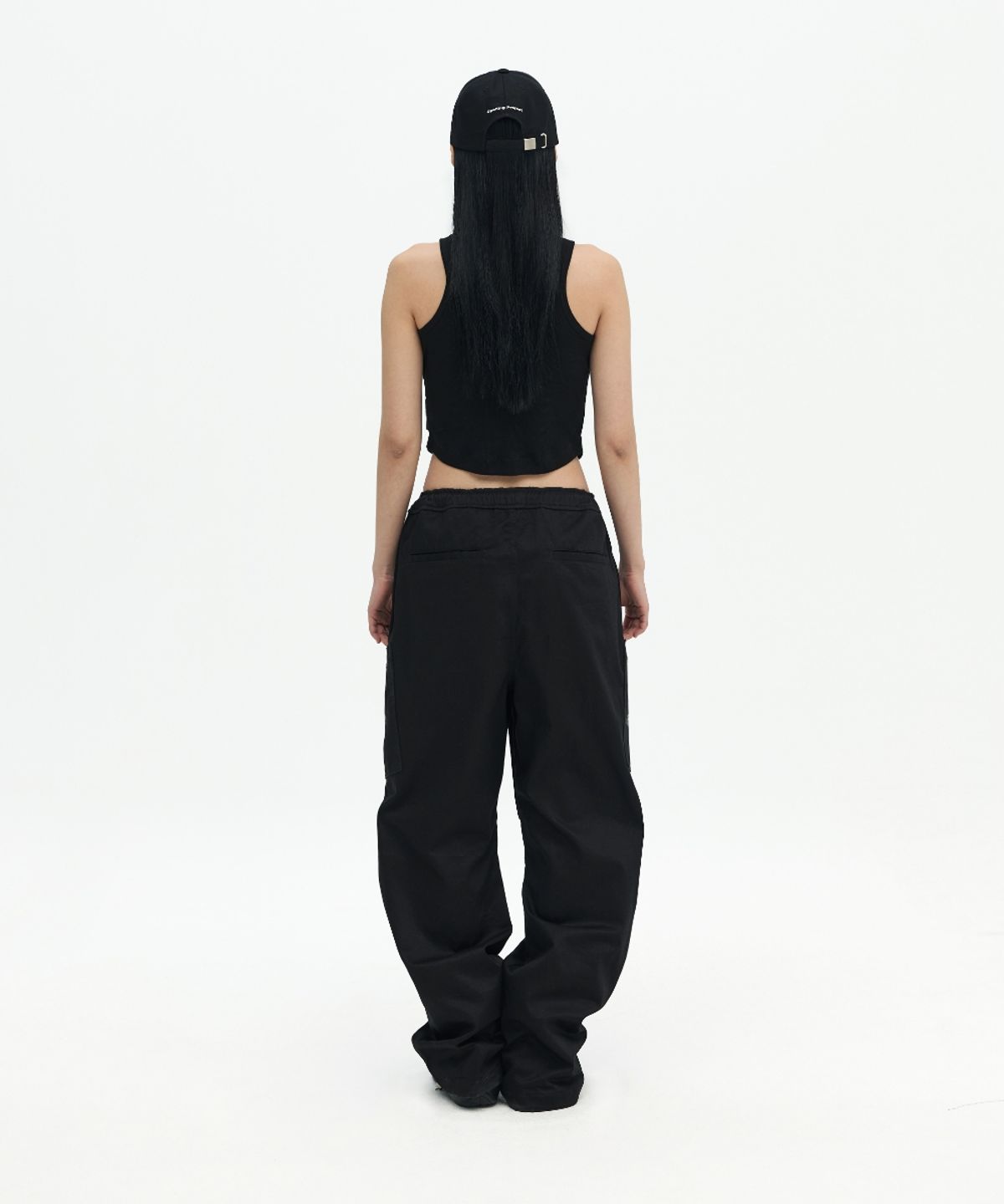 오프닝프로젝트(OPENING PROJECT) Drawstring Cargo Pant - Black