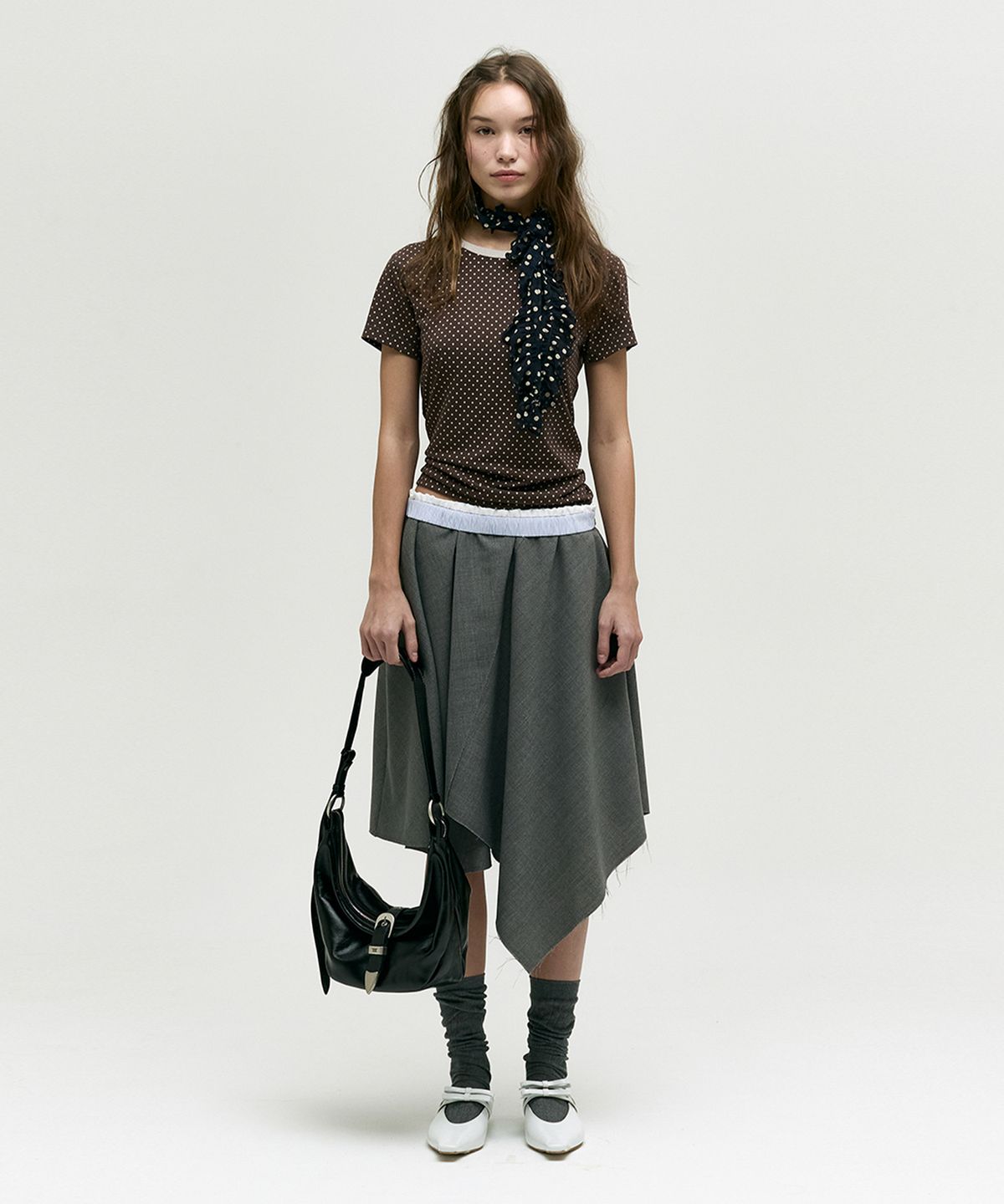 마지셔우드(MARGESHERWOOD) BELTED HOBO MEDIUM_black glossy plain