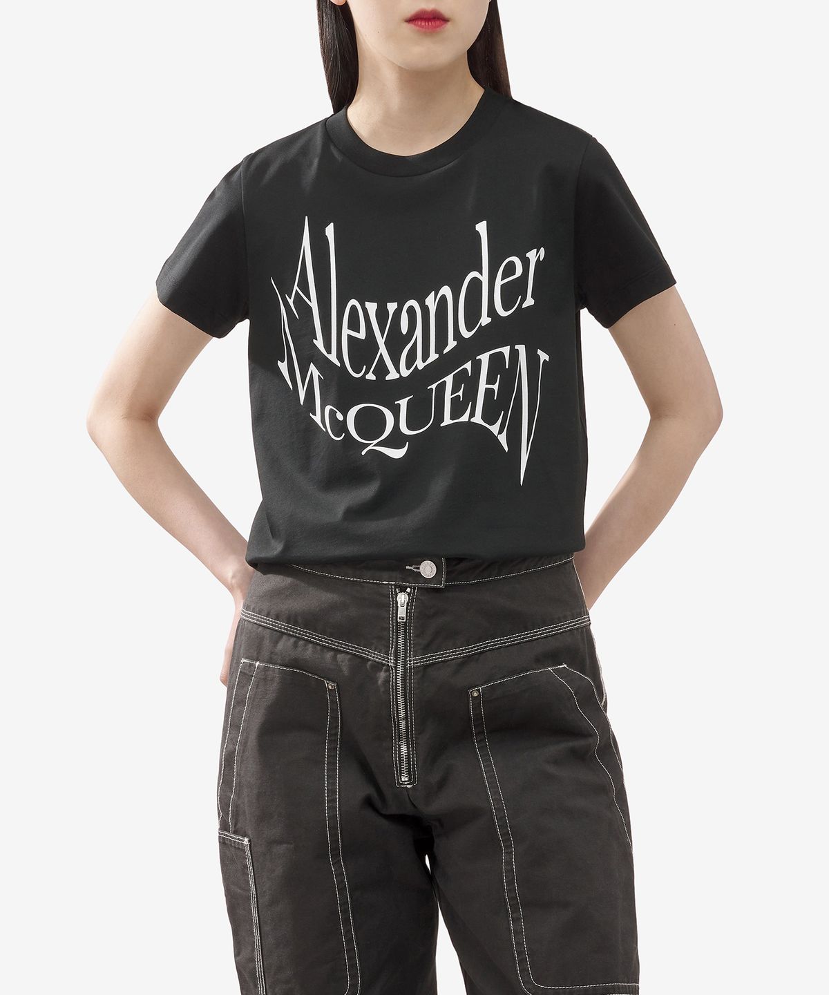 알렉산더 맥퀸(ALEXANDER McQUEEN) 로고 프린트 반소매 티셔츠 - 블랙 / 781403QZALT0901