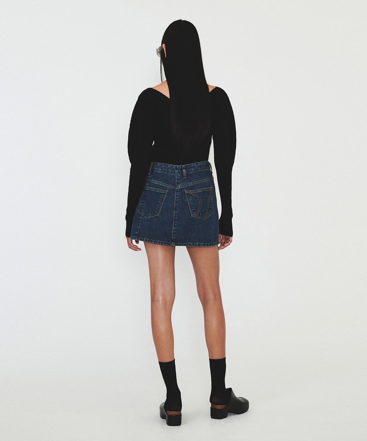 다이애그널(DIAGONAL) V NECK SILHOUETTE CARDIGAN (black)