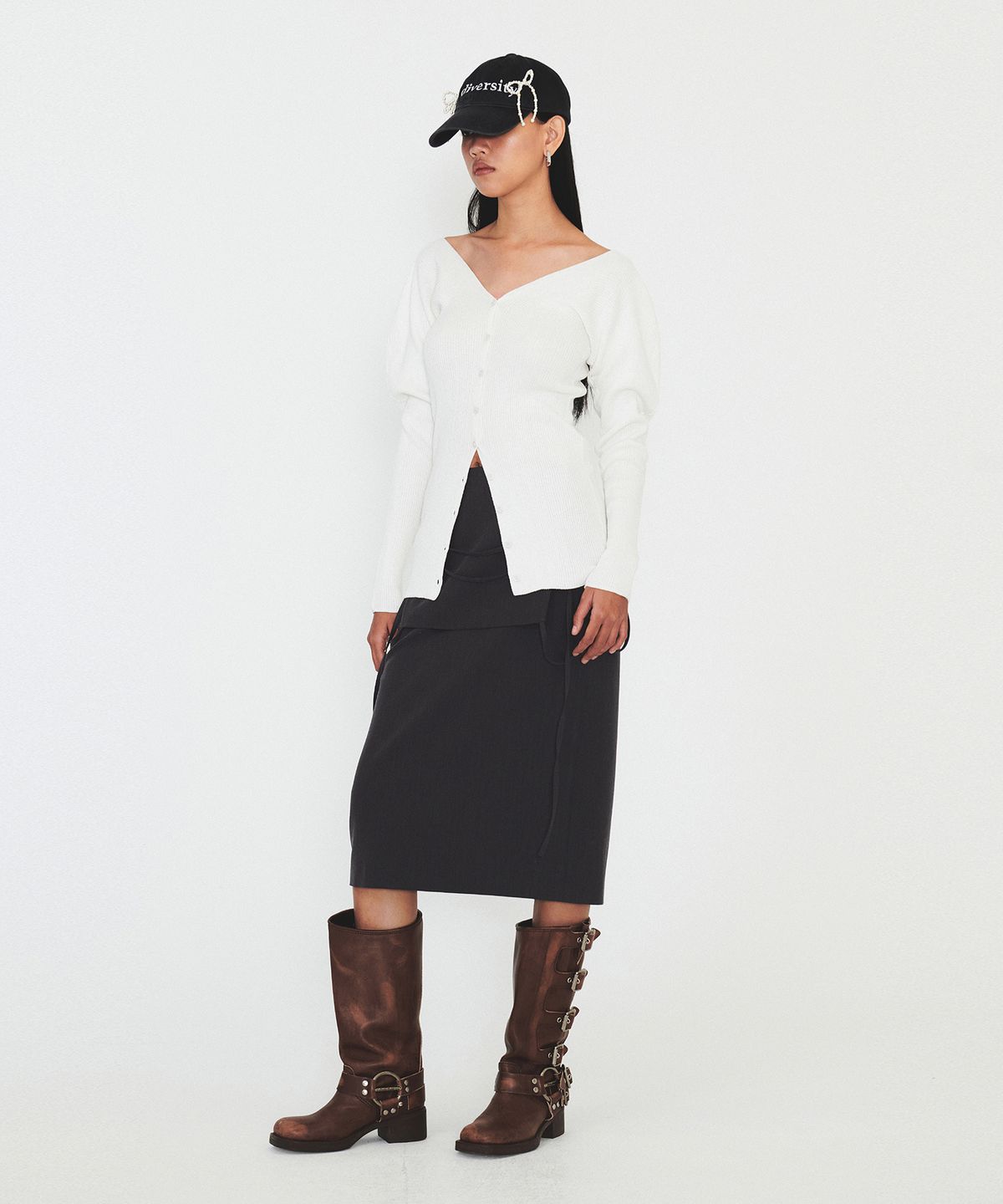 다이애그널(DIAGONAL) V NECK SILHOUETTE CARDIGAN (ivory)