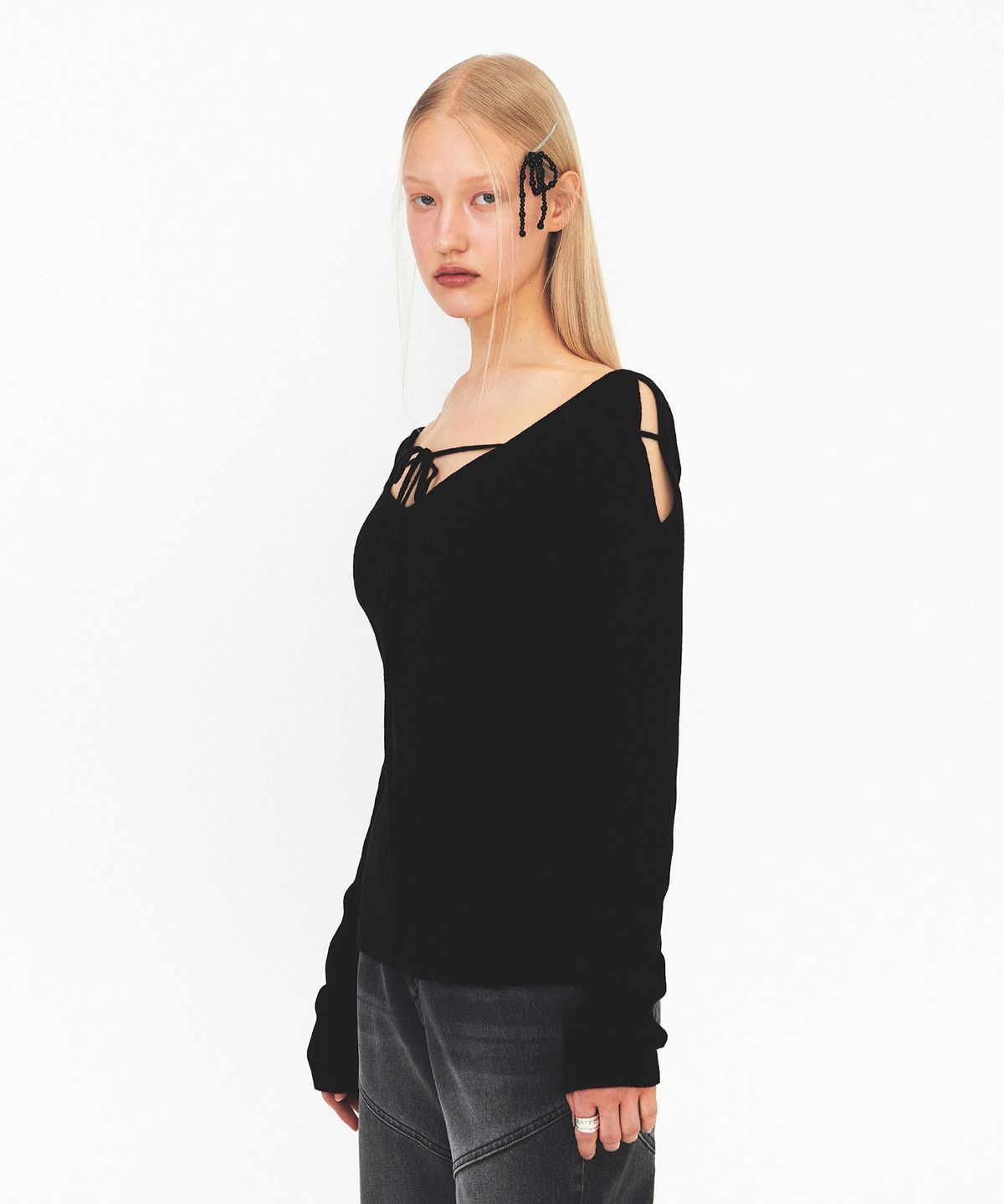 다이애그널(DIAGONAL) V NECK STRAP KNIT (black)