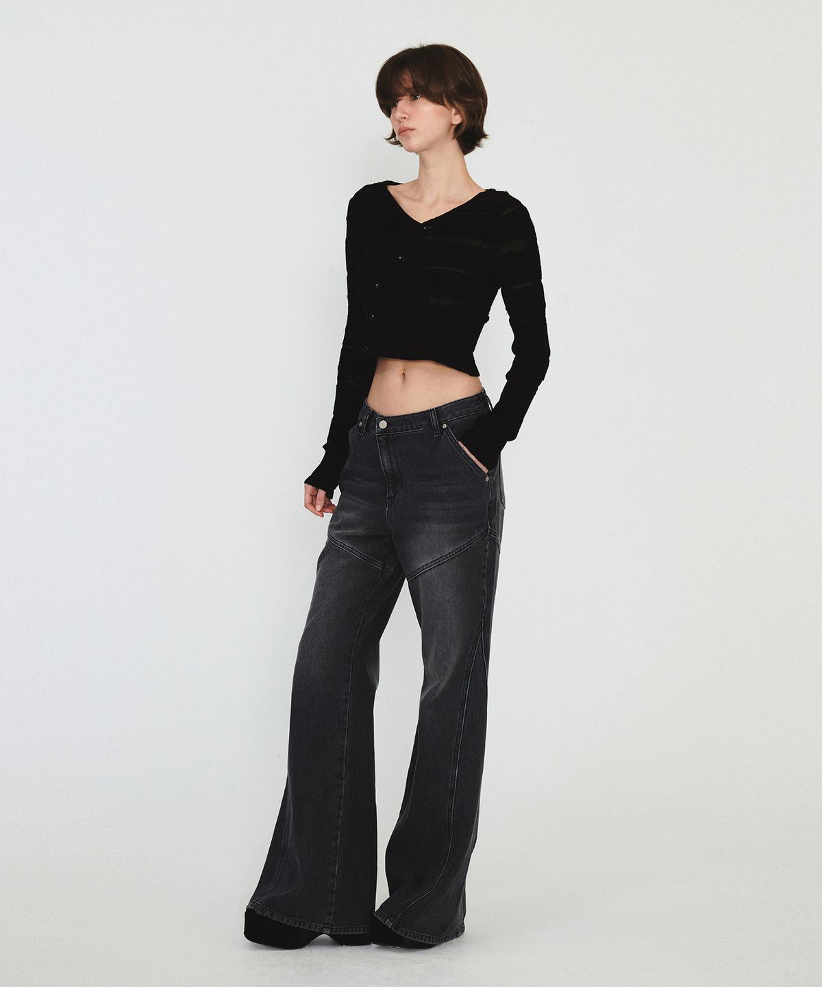 다이애그널(DIAGONAL) STRIPE DIAGONAL BUTTON KNIT (black)