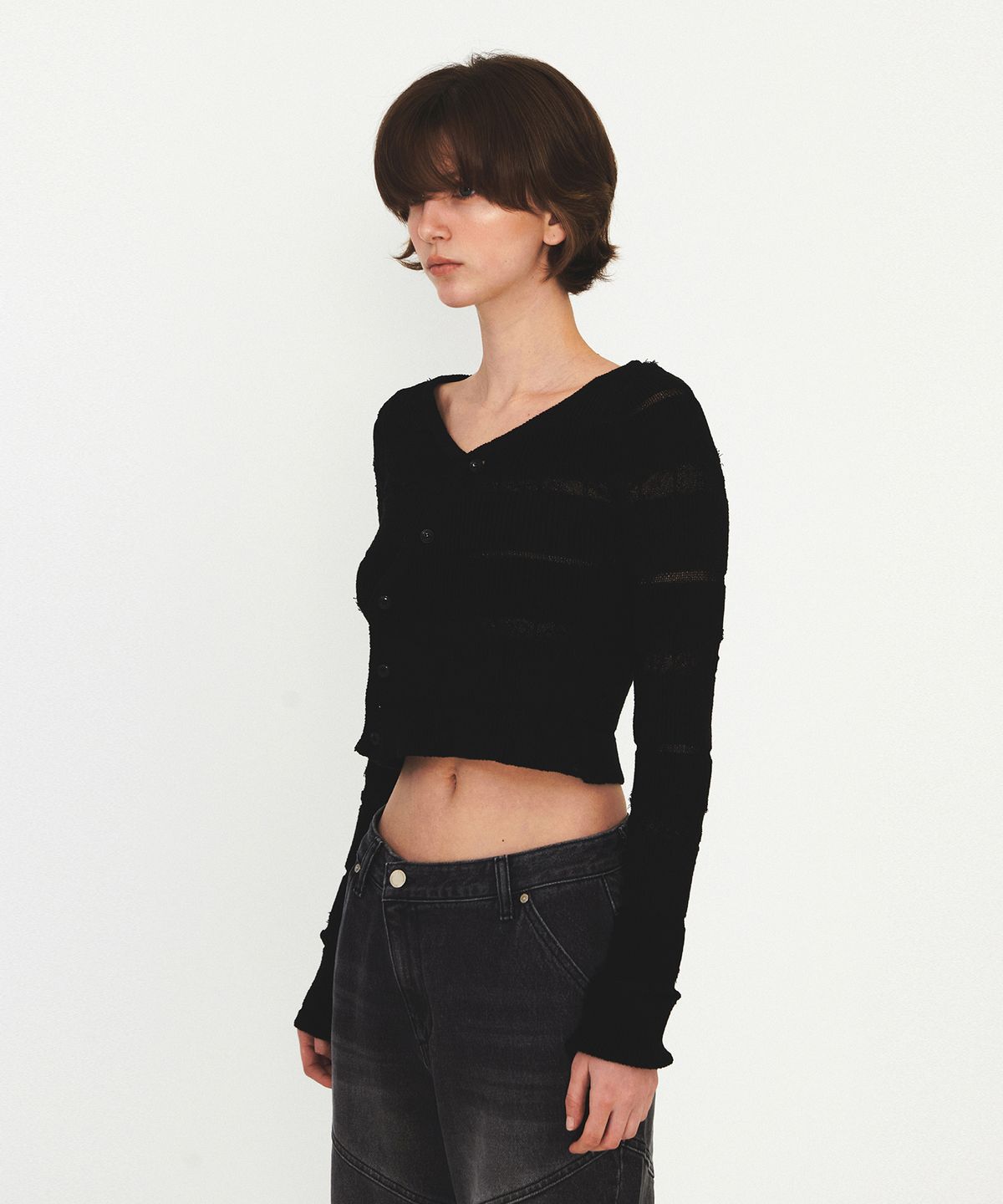 다이애그널(DIAGONAL) STRIPE DIAGONAL BUTTON KNIT (black)
