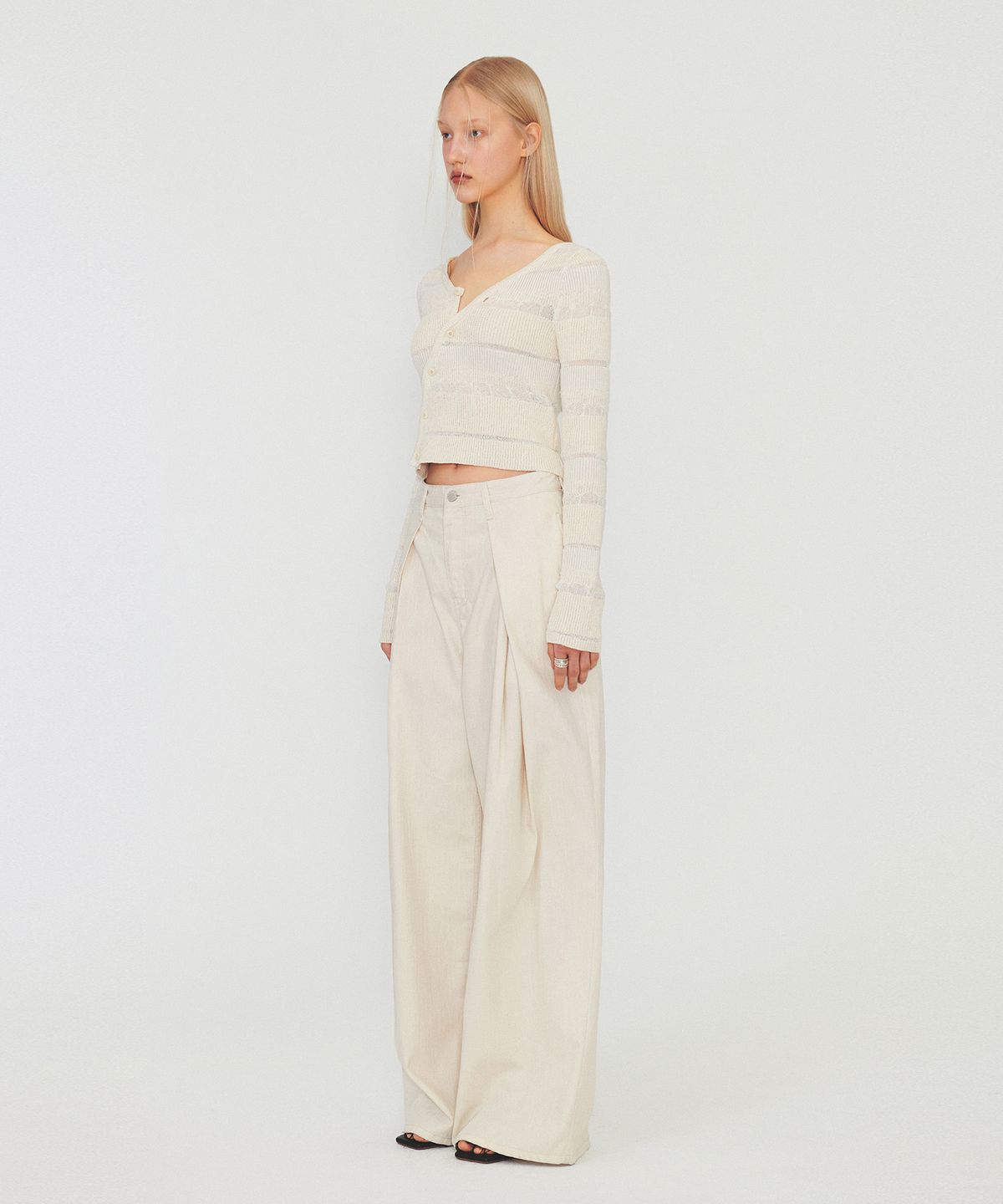 다이애그널(DIAGONAL) STRIPE DIAGONAL BUTTON KNIT (ivory)