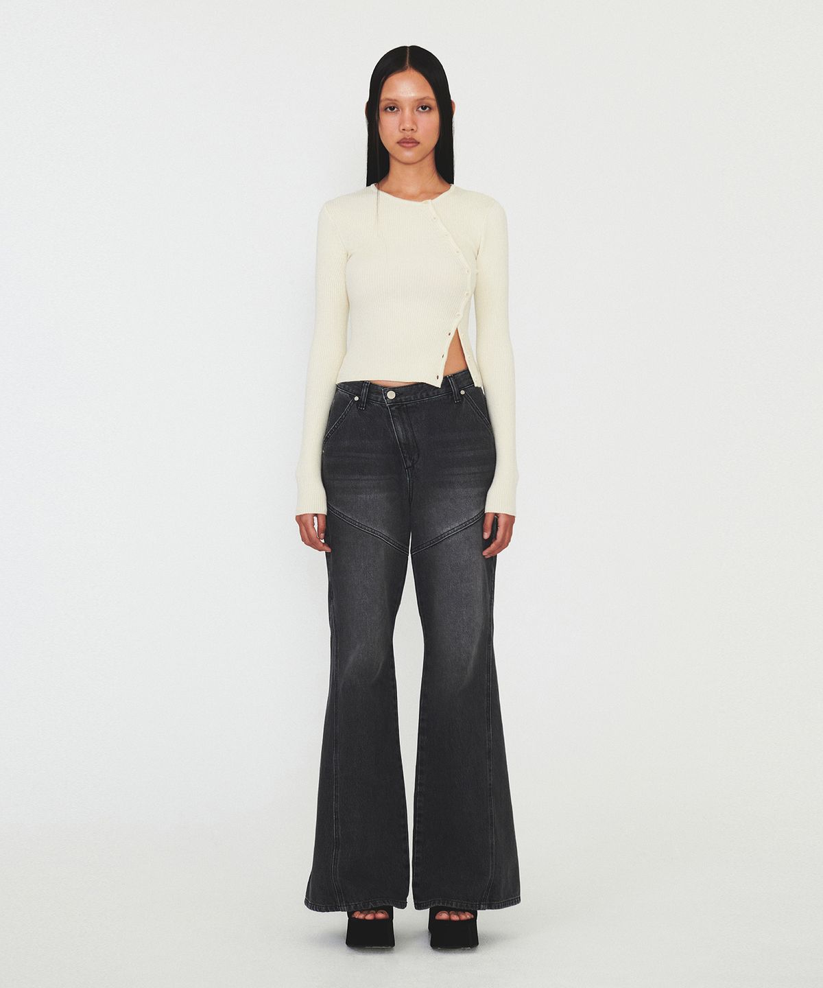 다이애그널(DIAGONAL) DIAGONAL BUTTON RIB CARDIGAN (ivory)