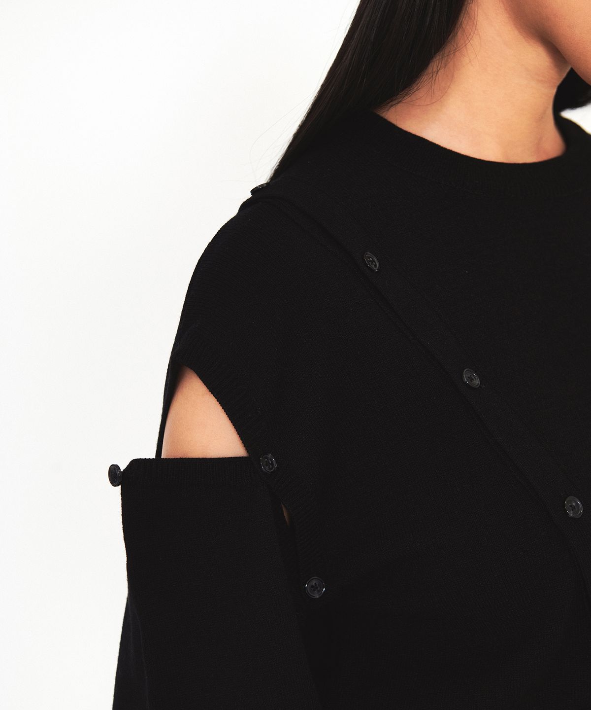 다이애그널(DIAGONAL) CROP BUTTON KNIT TOP (black)