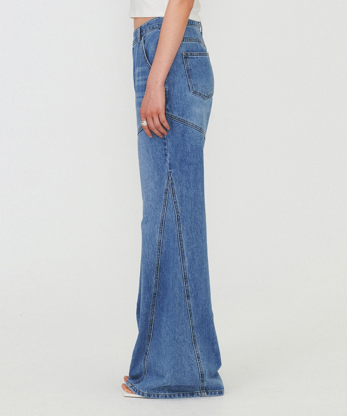 다이애그널(DIAGONAL) DIAGONAL BOOTS CUT DENIM PANTS (light blue)